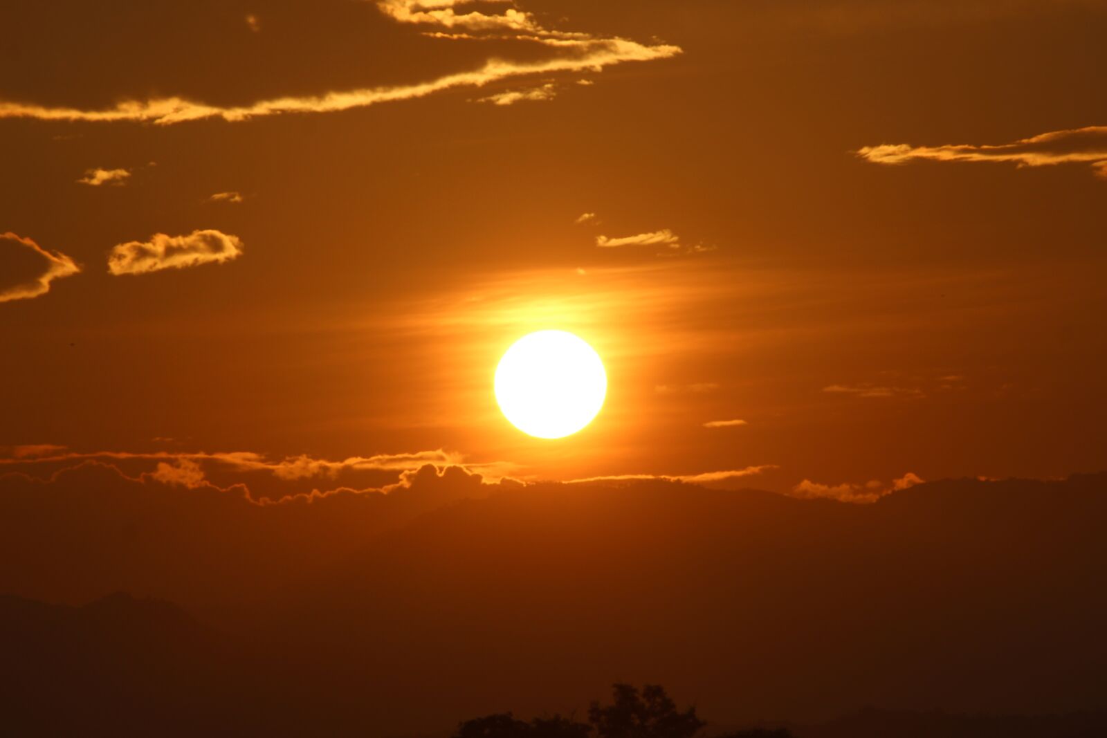 Canon EF-S 55-250mm F4-5.6 IS II sample photo. Sky, morning, orange photography