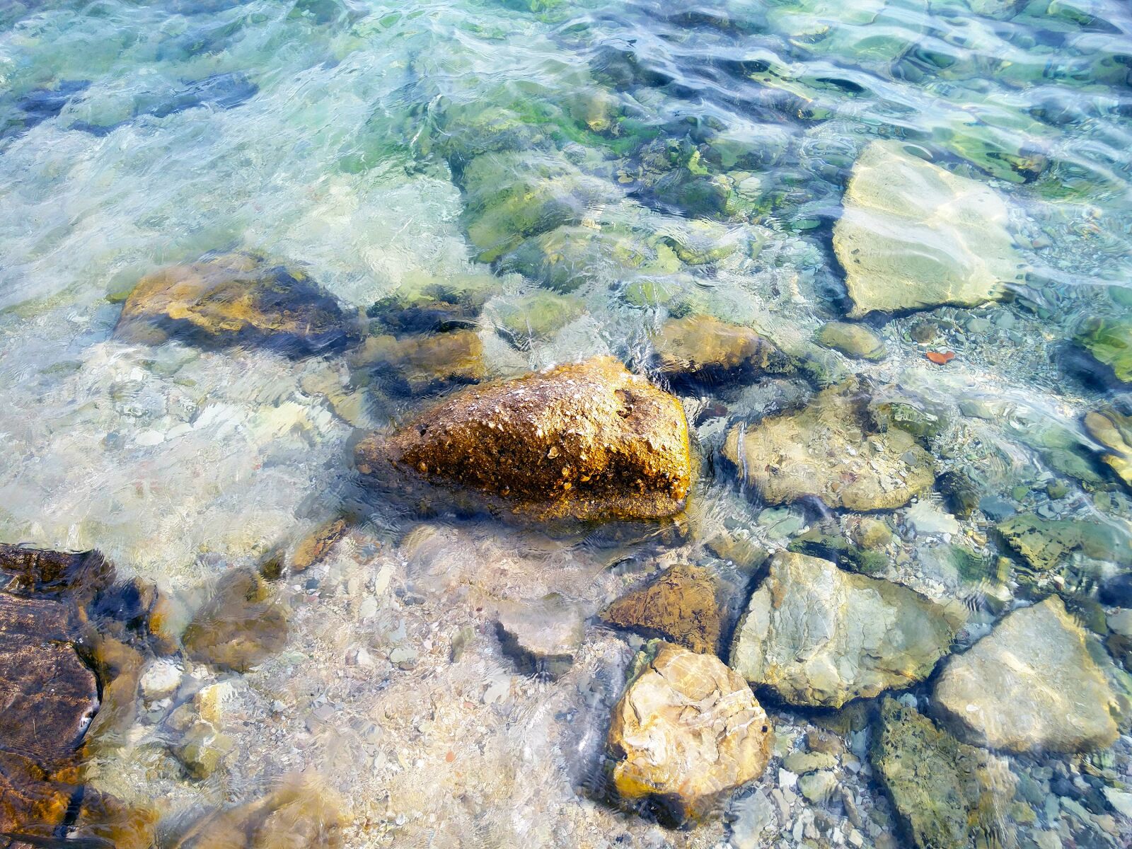 OnePlus 2 sample photo. Rocks, beach, transparent photography