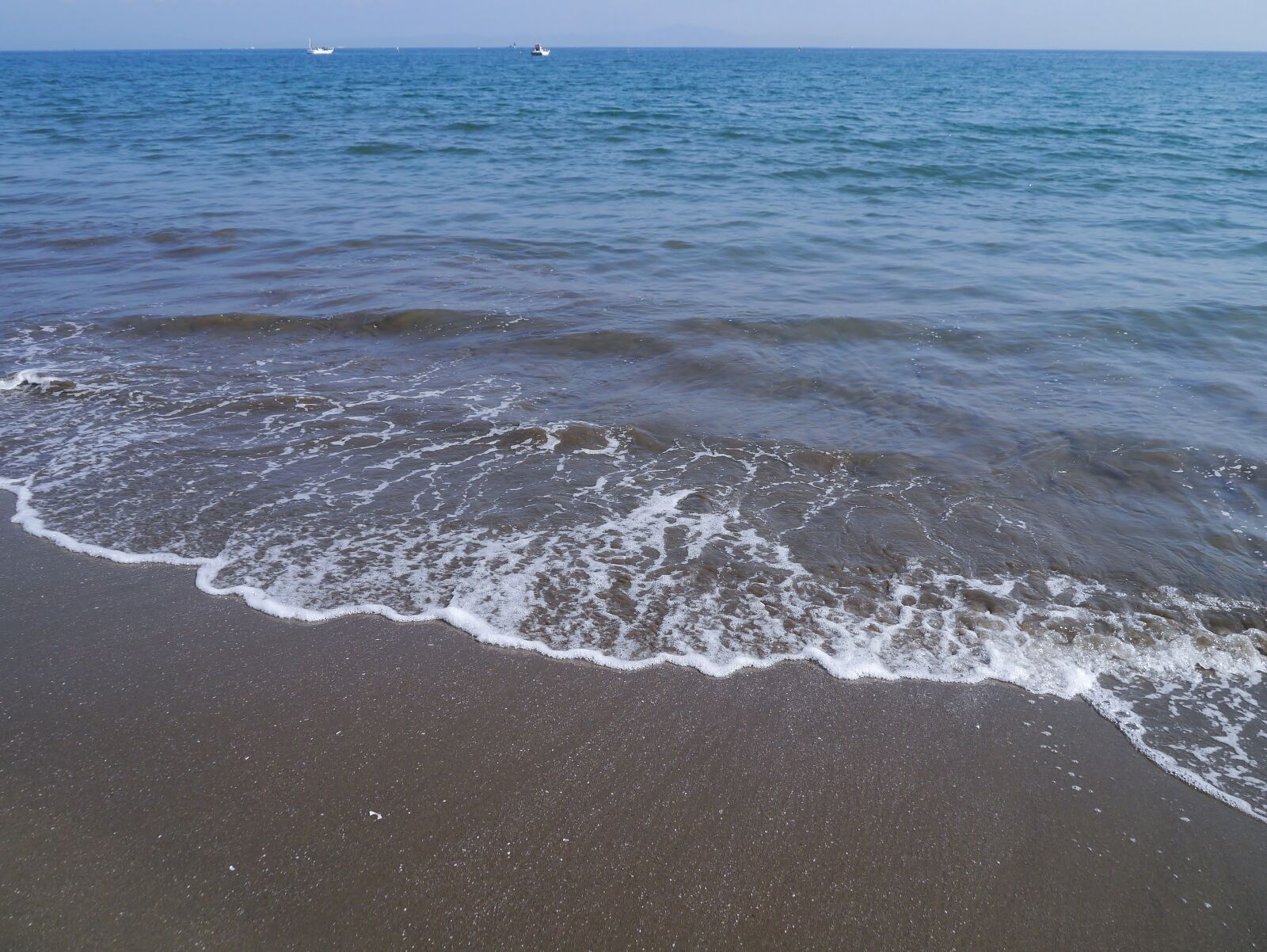 Panasonic Lumix DMC-GX1 sample photo. Sea, wave, tokyo bay photography