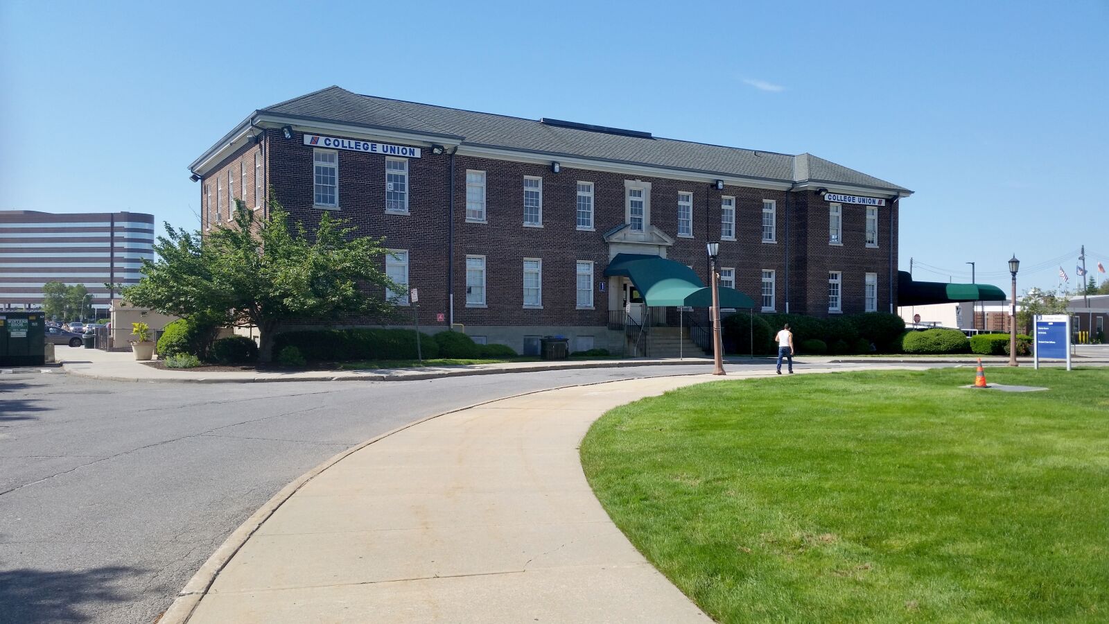 Samsung Galaxy S5 sample photo. College, school building, academic photography