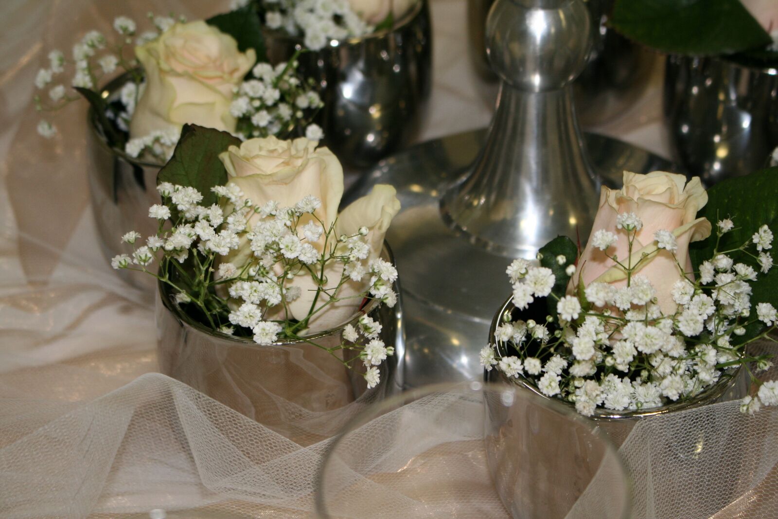 Canon EOS 350D (EOS Digital Rebel XT / EOS Kiss Digital N) sample photo. Table decoration, wedding, celebration photography