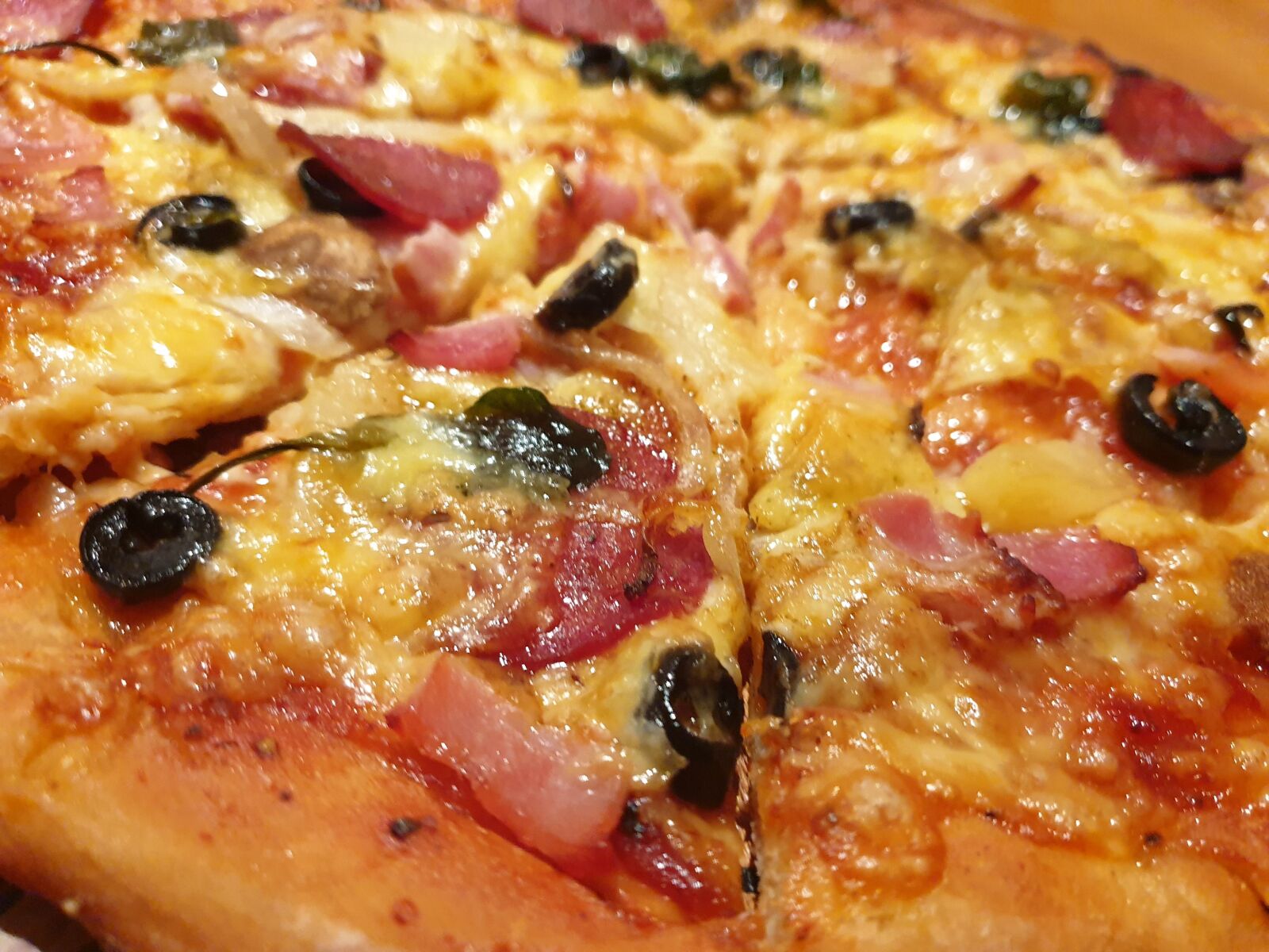 Samsung Galaxy S9 sample photo. Pizza, homemade food, fast photography