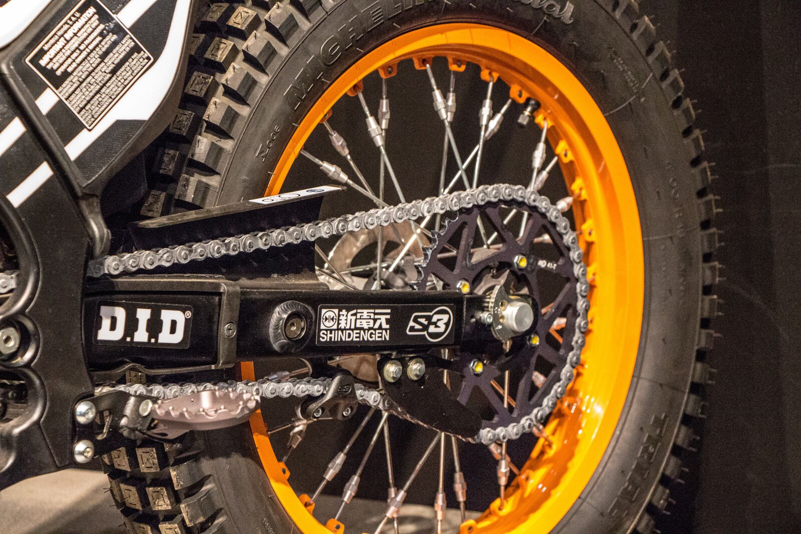 Canon EOS 700D (EOS Rebel T5i / EOS Kiss X7i) sample photo. Motorcycle, gear, chain photography