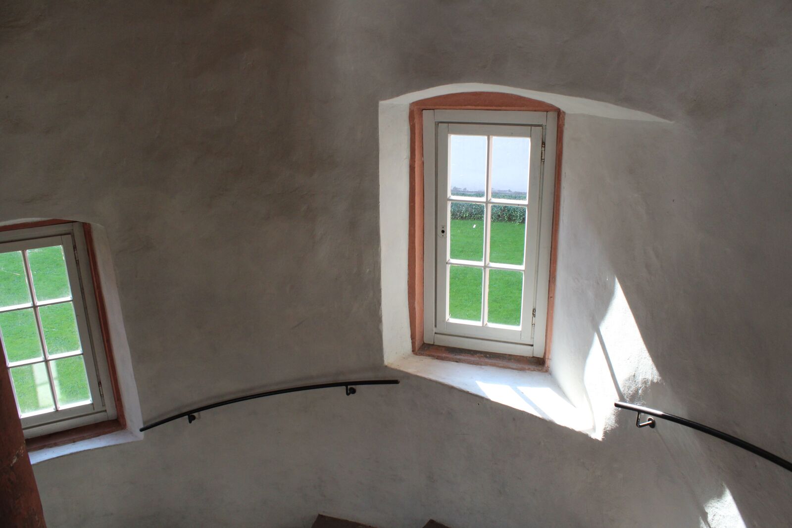 Canon EOS 600D (Rebel EOS T3i / EOS Kiss X5) sample photo. Window, sunlight, floor photography