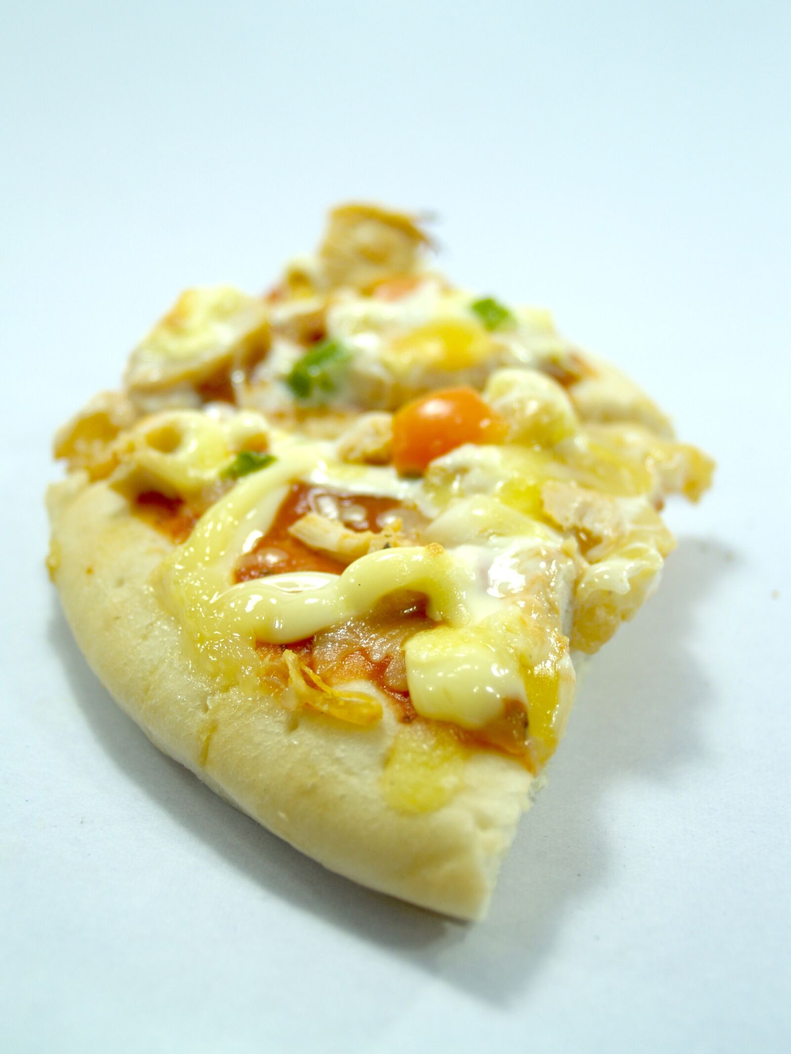 Olympus E-300 (EVOLT E-300) sample photo. Pizza, pepperoni, slice photography