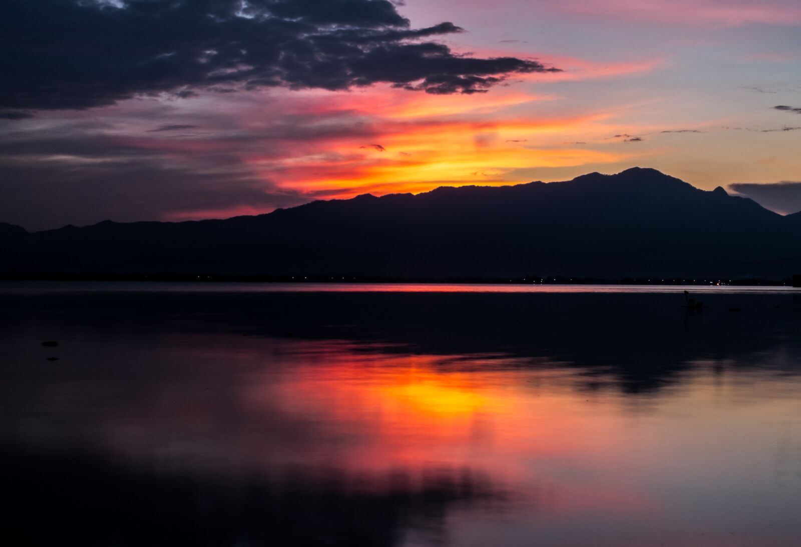 Fujifilm X-S1 sample photo. Lake, seascape, sunset photography