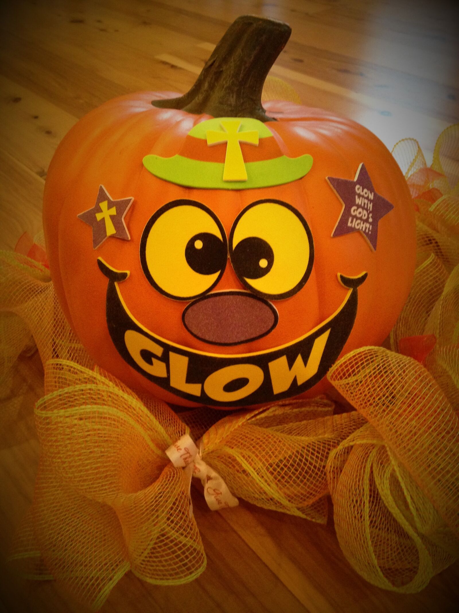 iPhone 5 back camera 4.12mm f/2.4 sample photo. Halloween, pumpkin, pumpkin patch photography
