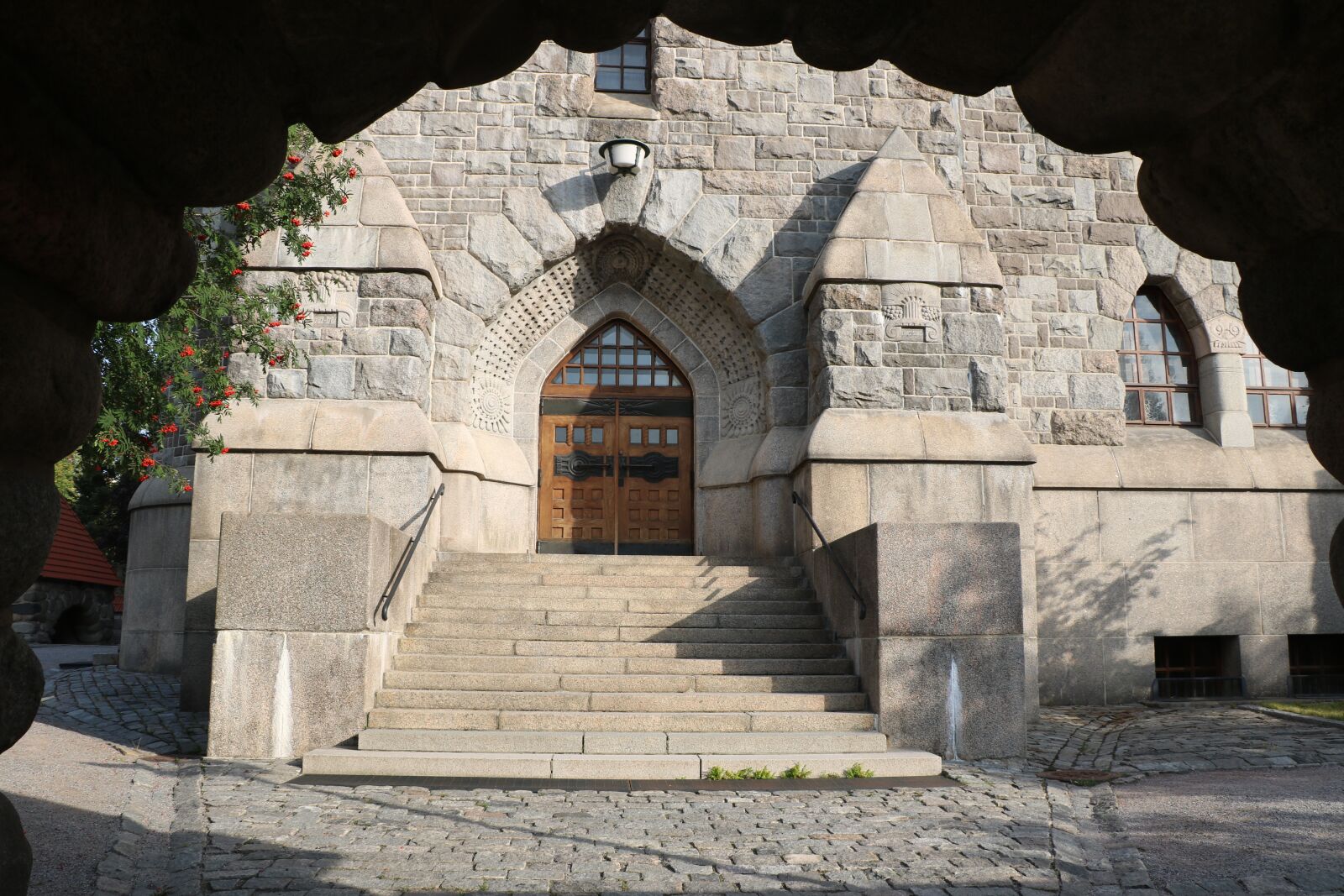 Canon EOS 750D (EOS Rebel T6i / EOS Kiss X8i) sample photo. Architecture, port, door photography