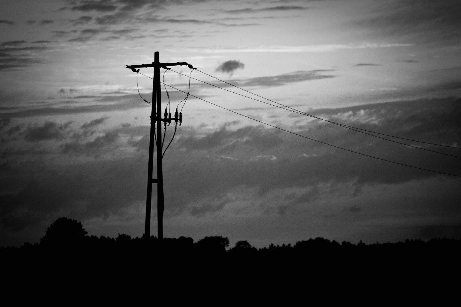 Canon EF 70-200mm F2.8L IS USM sample photo. Strommast, landscape, gloomy photography