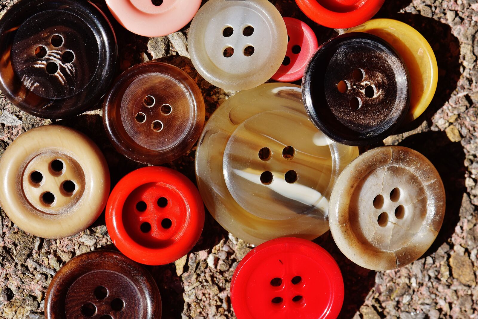 Nikon D7200 sample photo. Buttons, 4 holes, colorful photography