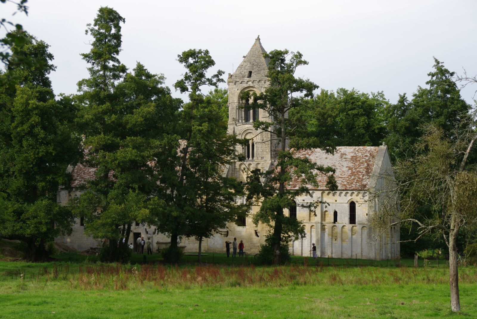 Pentax K20D sample photo. Church, novel, romanesque art photography