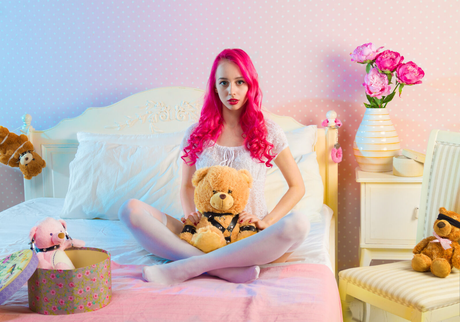 Sony DT 18-55mm F3.5-5.6 SAM II sample photo. Pink, long, haired, woman photography