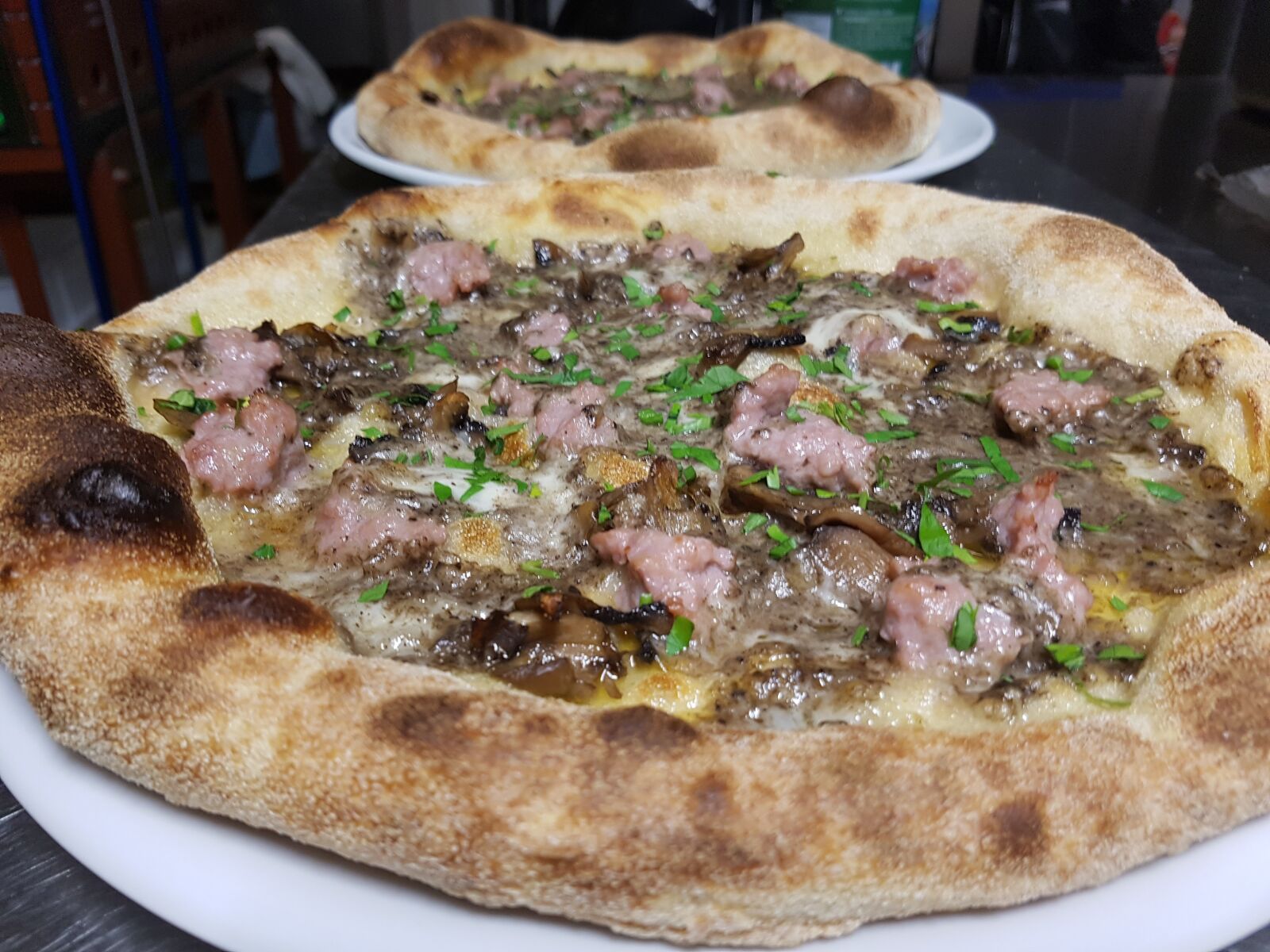 Samsung Galaxy S7 Edge sample photo. The cornice, pizza, truffle photography