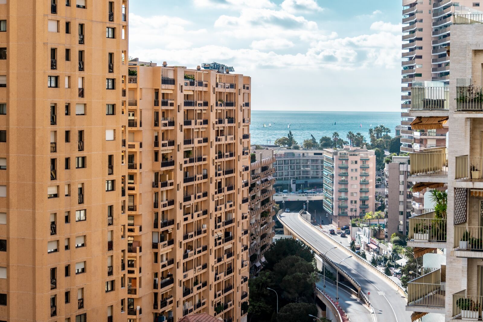 Nikon D5600 sample photo. Buildings, city, building photography