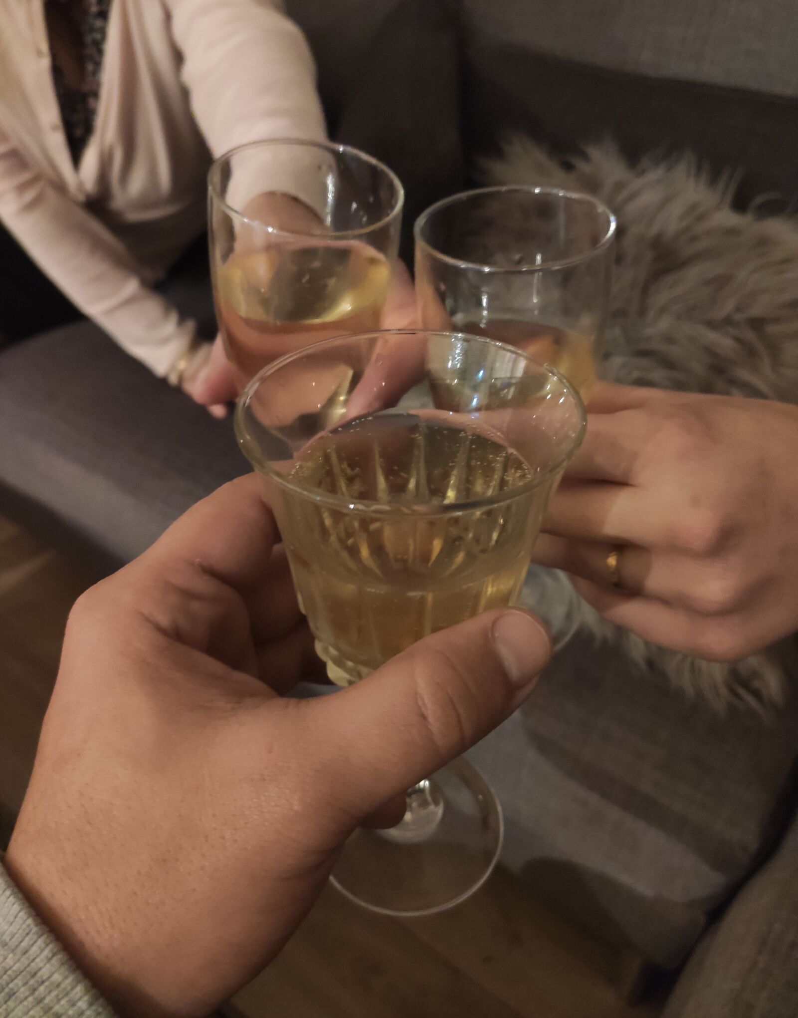 Xiaomi Mi 9T sample photo. Champagne, party, friend photography