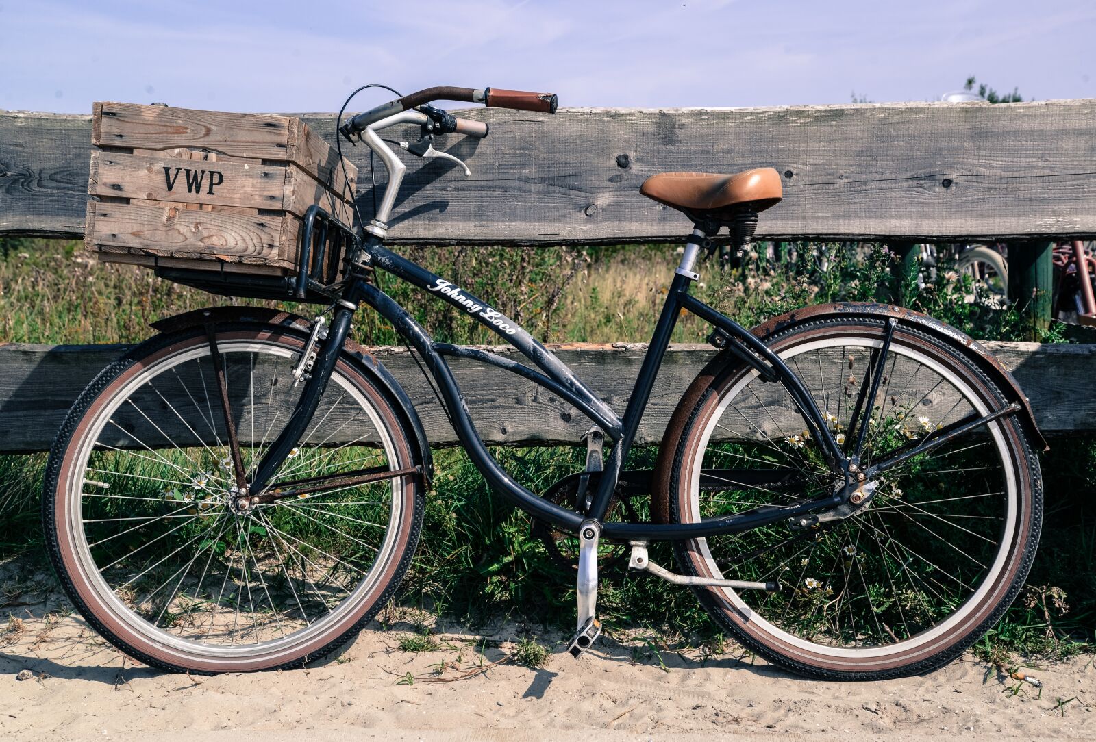 Nikon D610 sample photo. Transportation bicycle, crate, leather photography