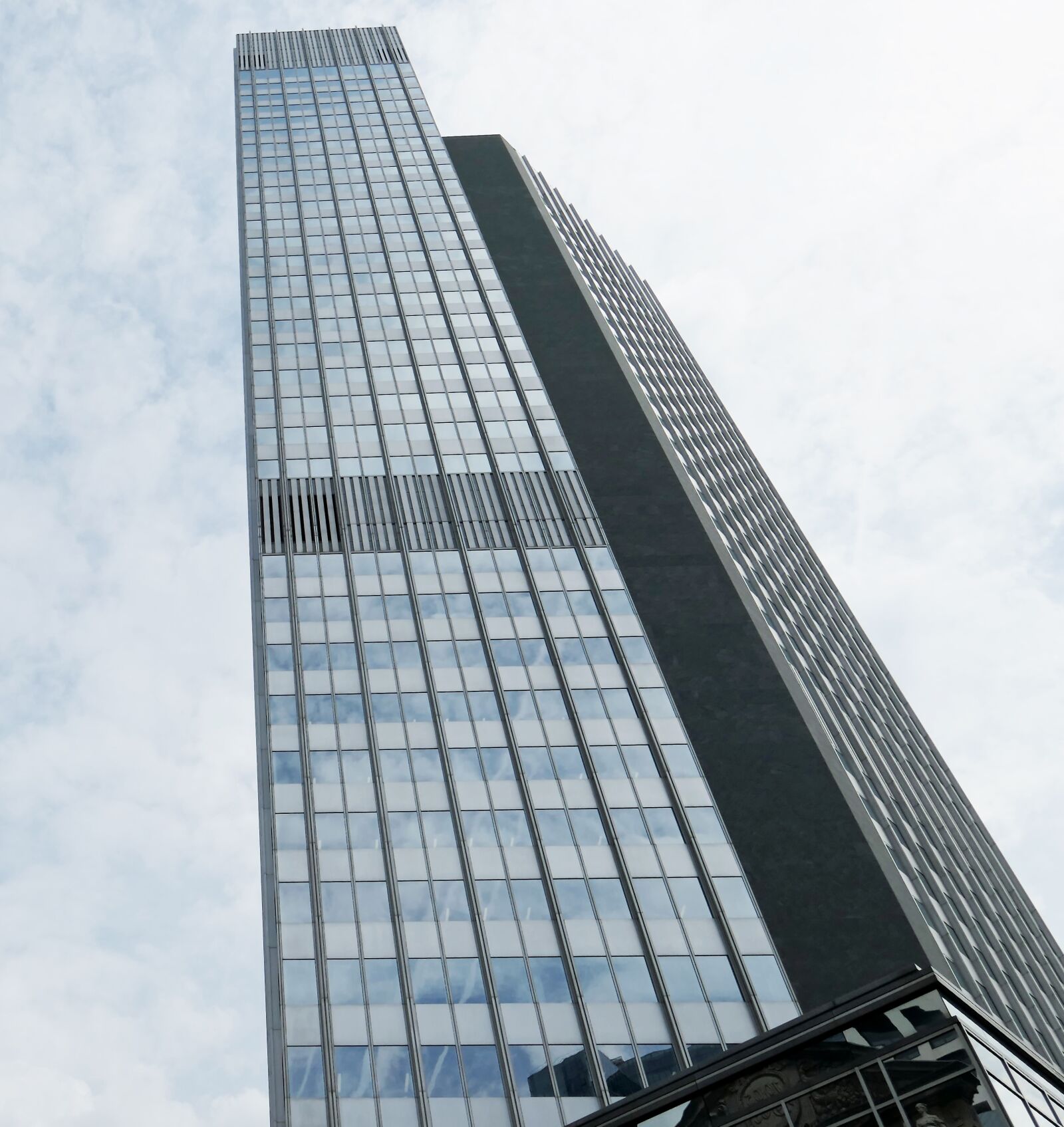 Panasonic Lumix DMC-LX10 (Lumix DMC-LX15) sample photo. Skyscraper, glass facade, building photography