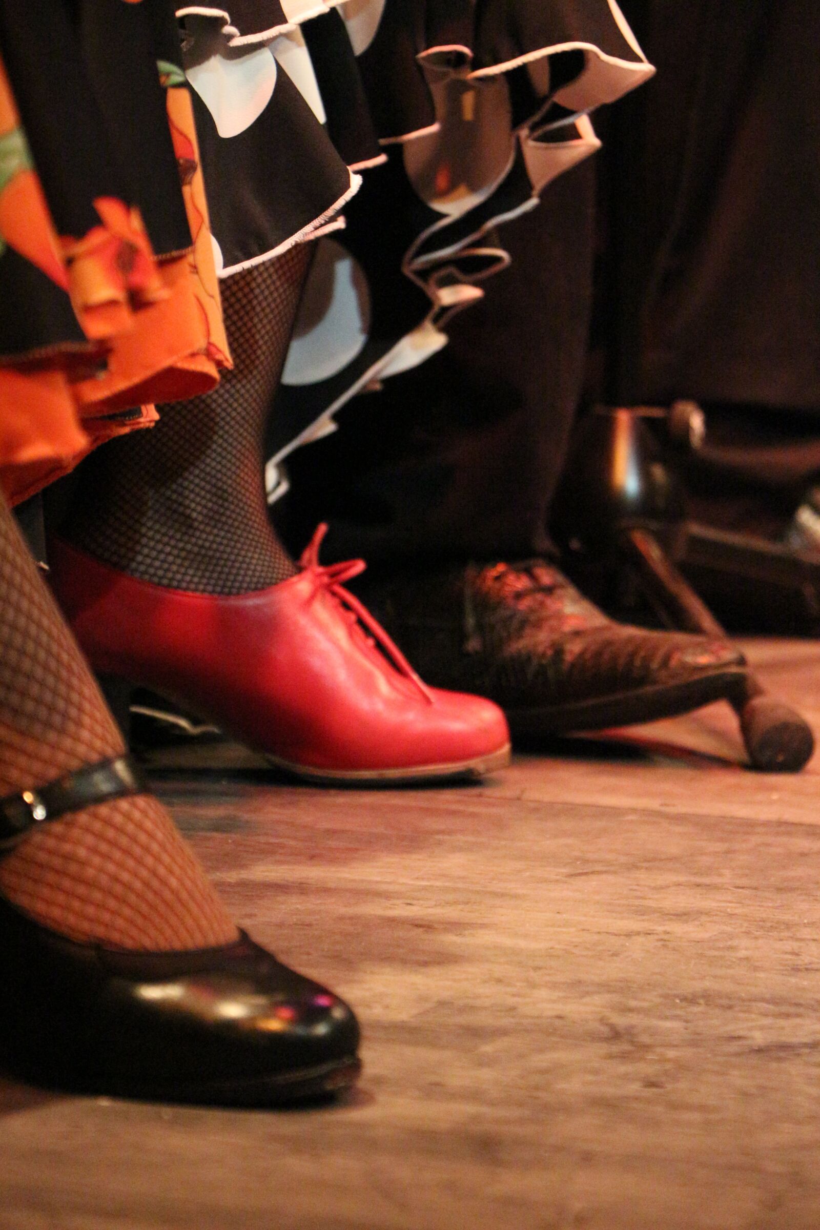 Canon EOS 650D (EOS Rebel T4i / EOS Kiss X6i) sample photo. Flamenco, shoes, color photography