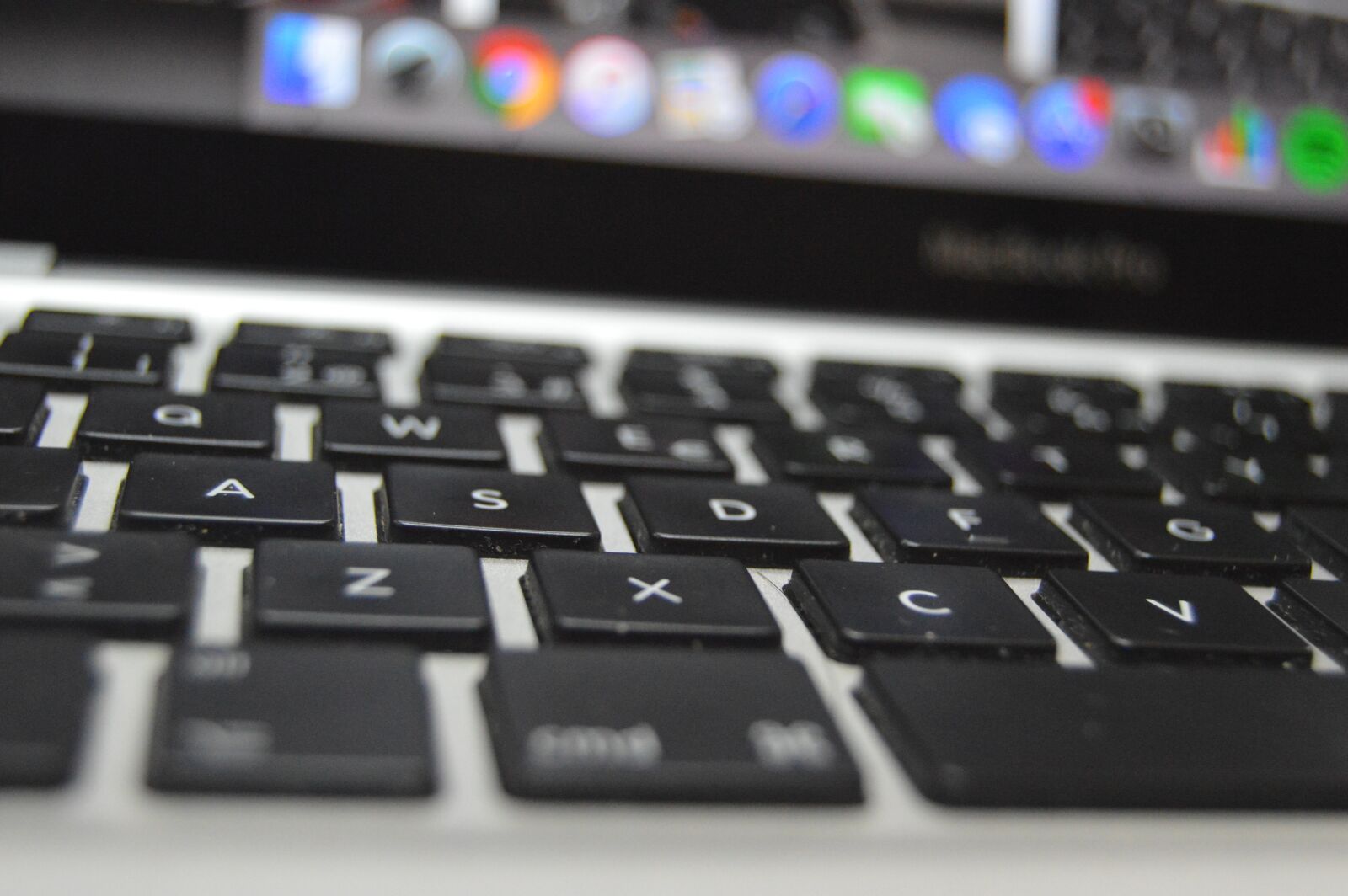 Nikon D3200 sample photo. Apple, keyboard, computer, keyboard photography