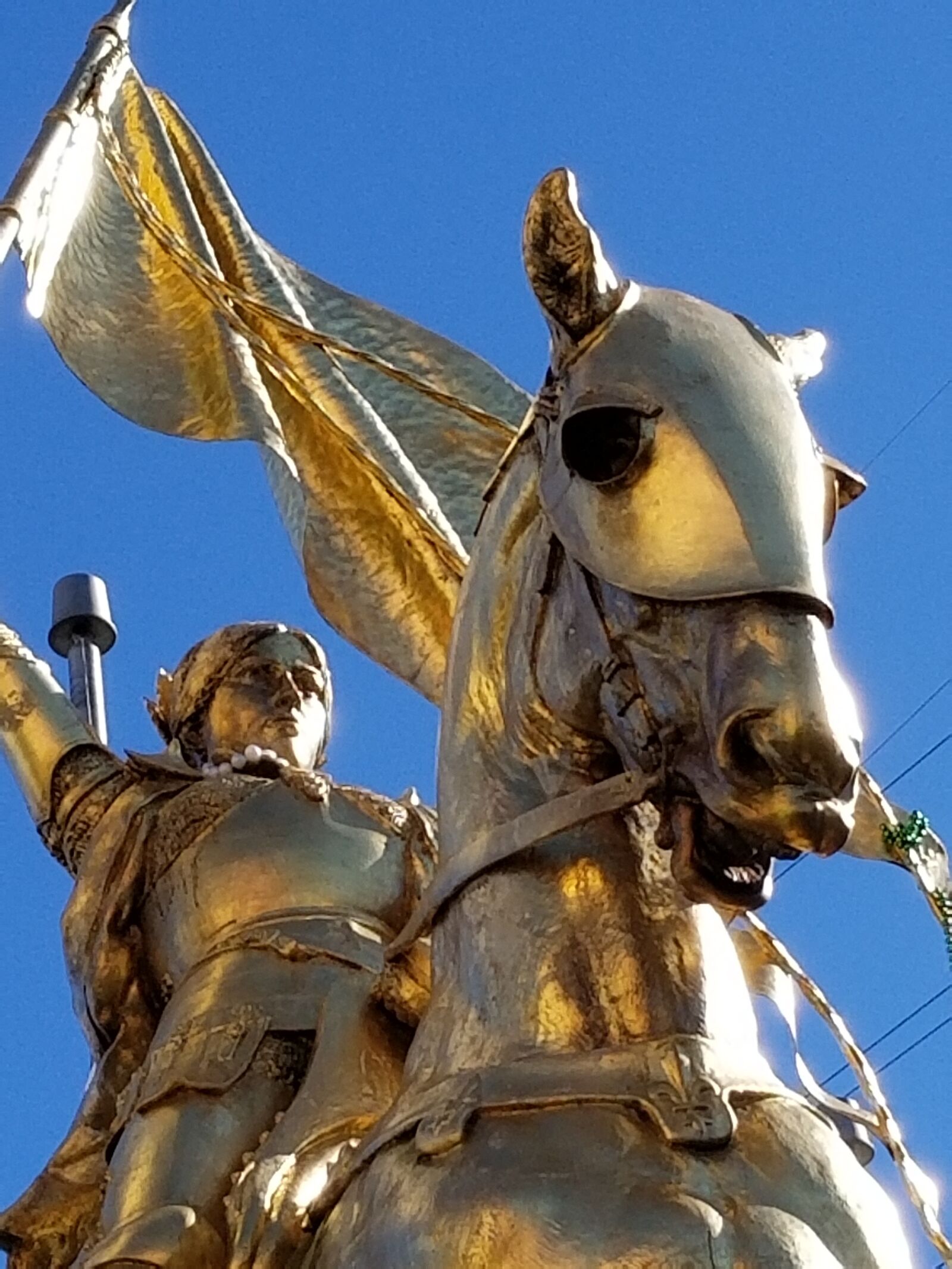 Samsung Galaxy S8+ sample photo. Joan of arc, gold photography