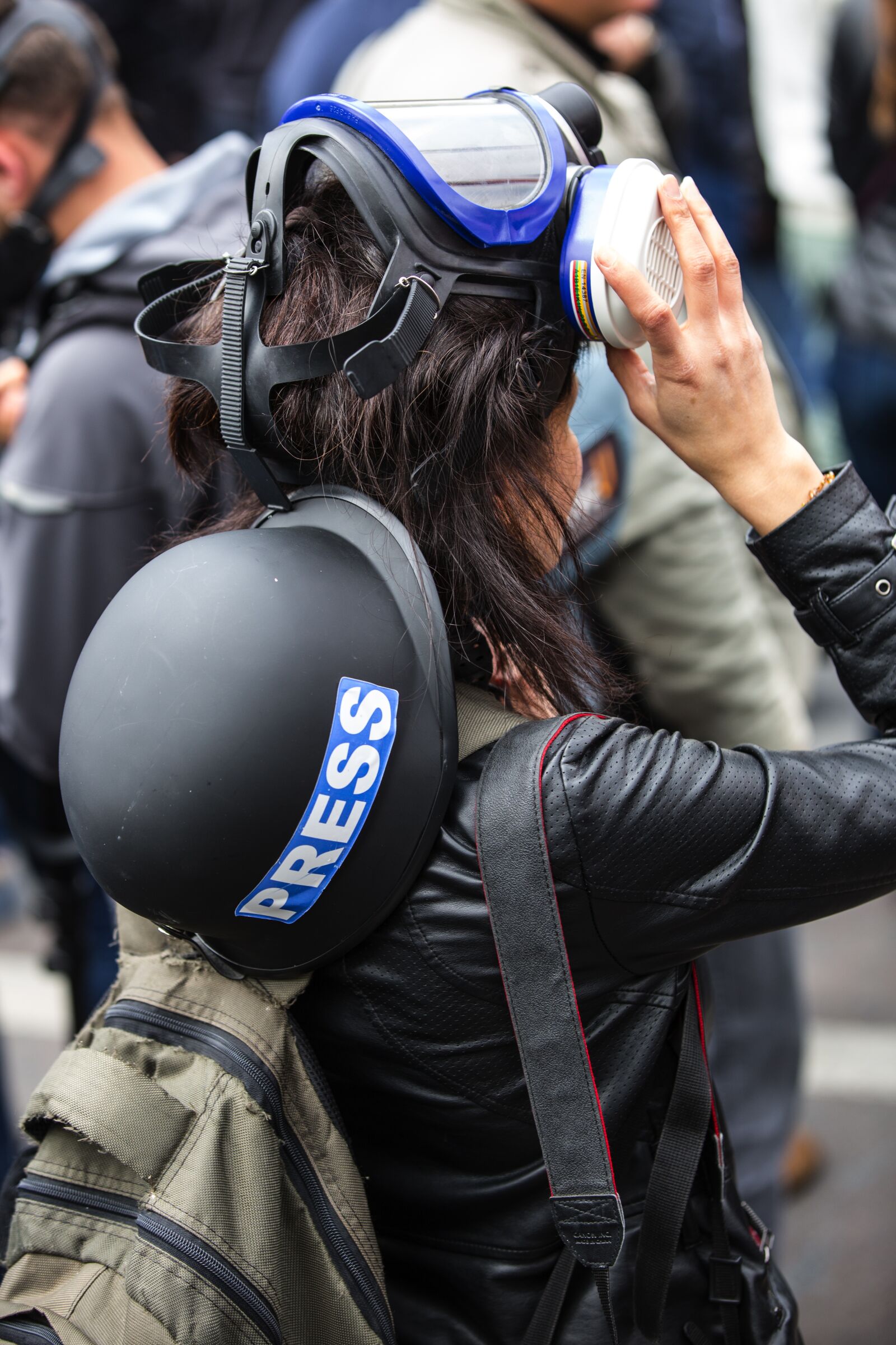 Canon EOS 5D Mark III sample photo. Press, violence, gas mask photography