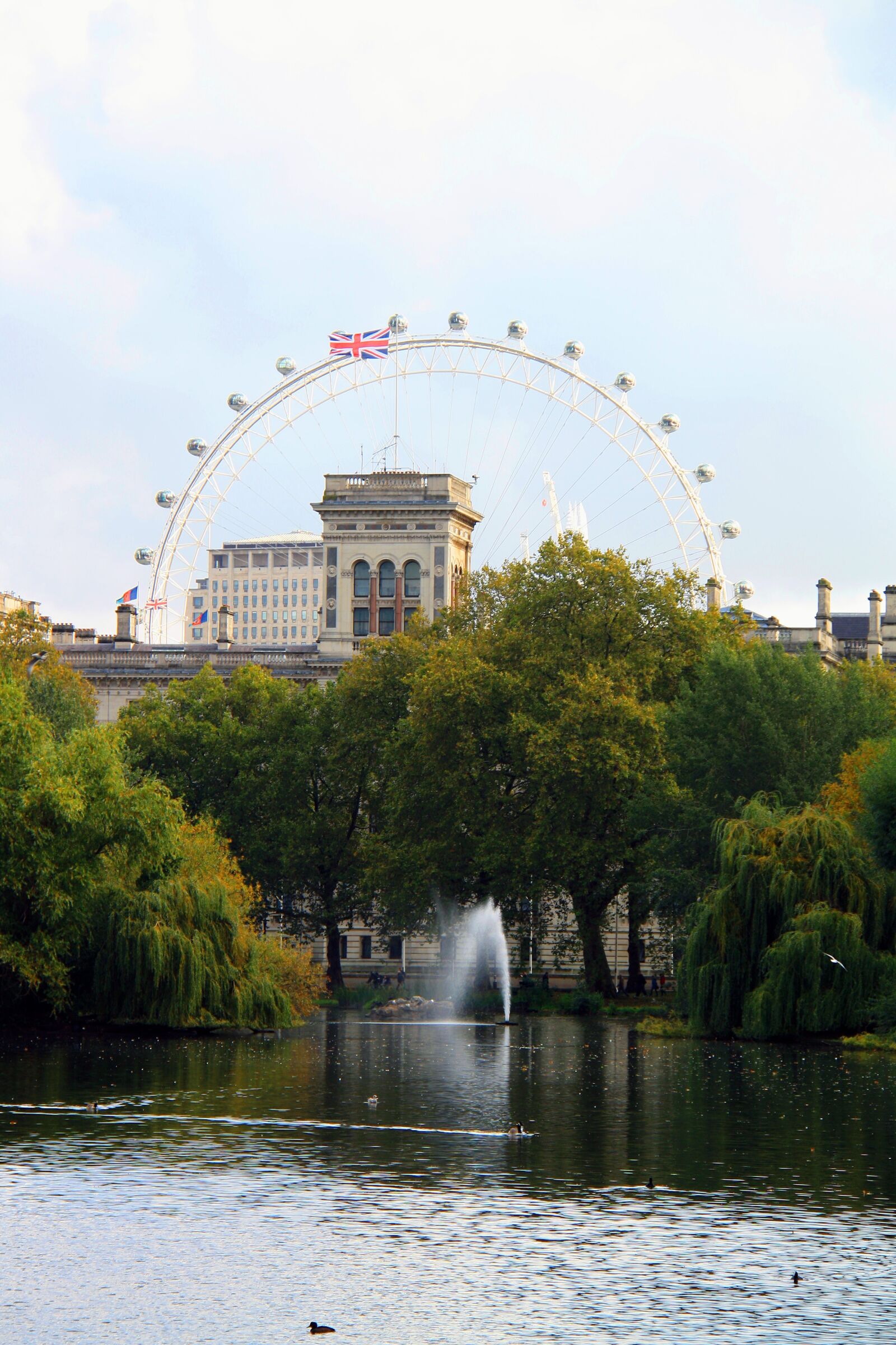 Canon EOS 1000D (EOS Digital Rebel XS / EOS Kiss F) sample photo. London, uk, st james photography