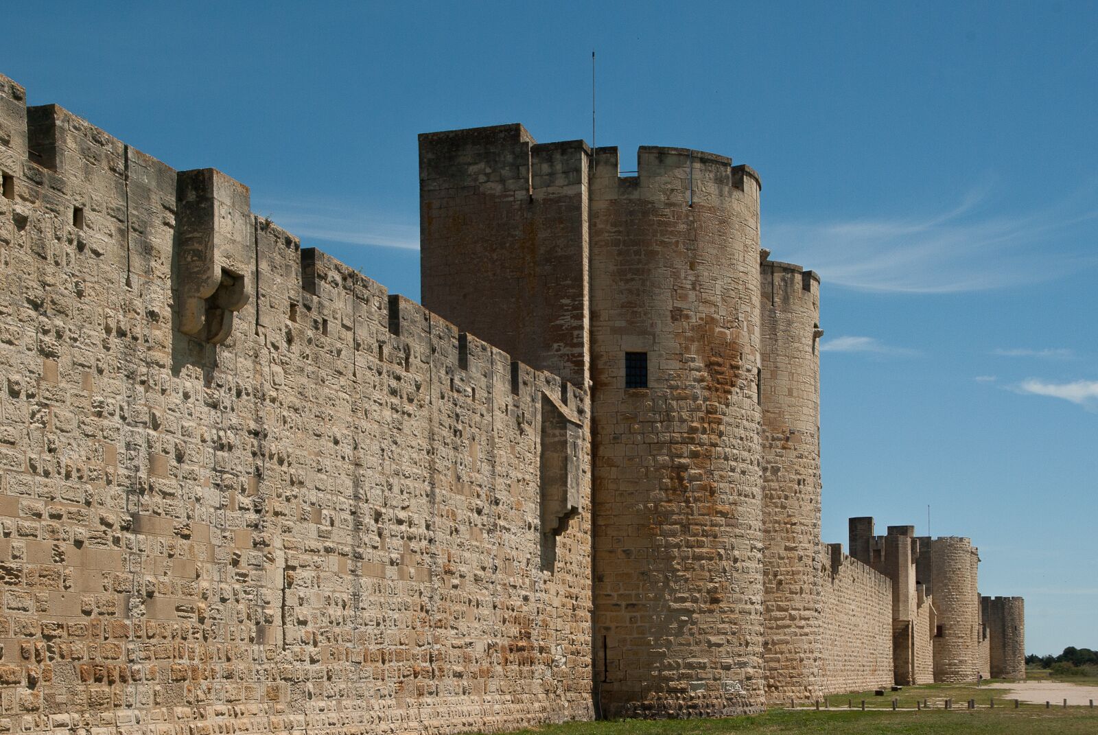 Pentax K10D sample photo. Acute dead, ramparts, wall photography