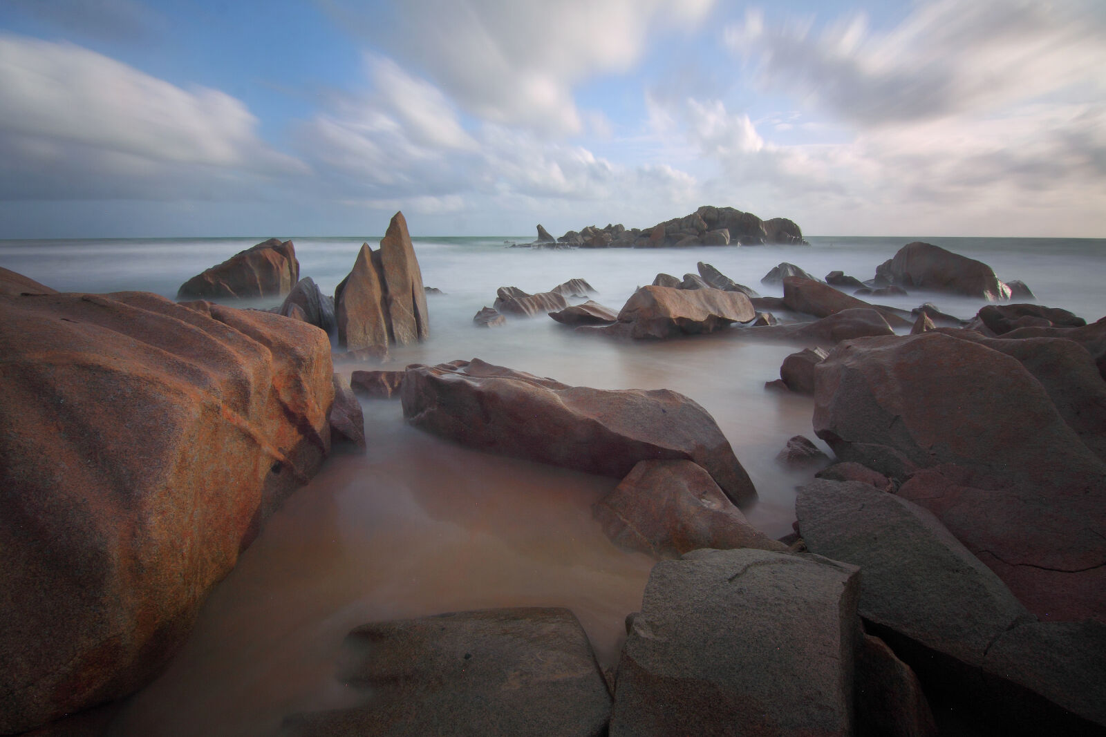 Canon EOS 50D sample photo. Rocks, in, sea, during photography