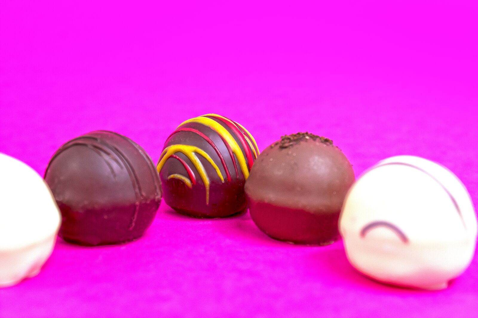 Canon EOS 1300D (EOS Rebel T6 / EOS Kiss X80) sample photo. Praline, confectionery, chocolate photography