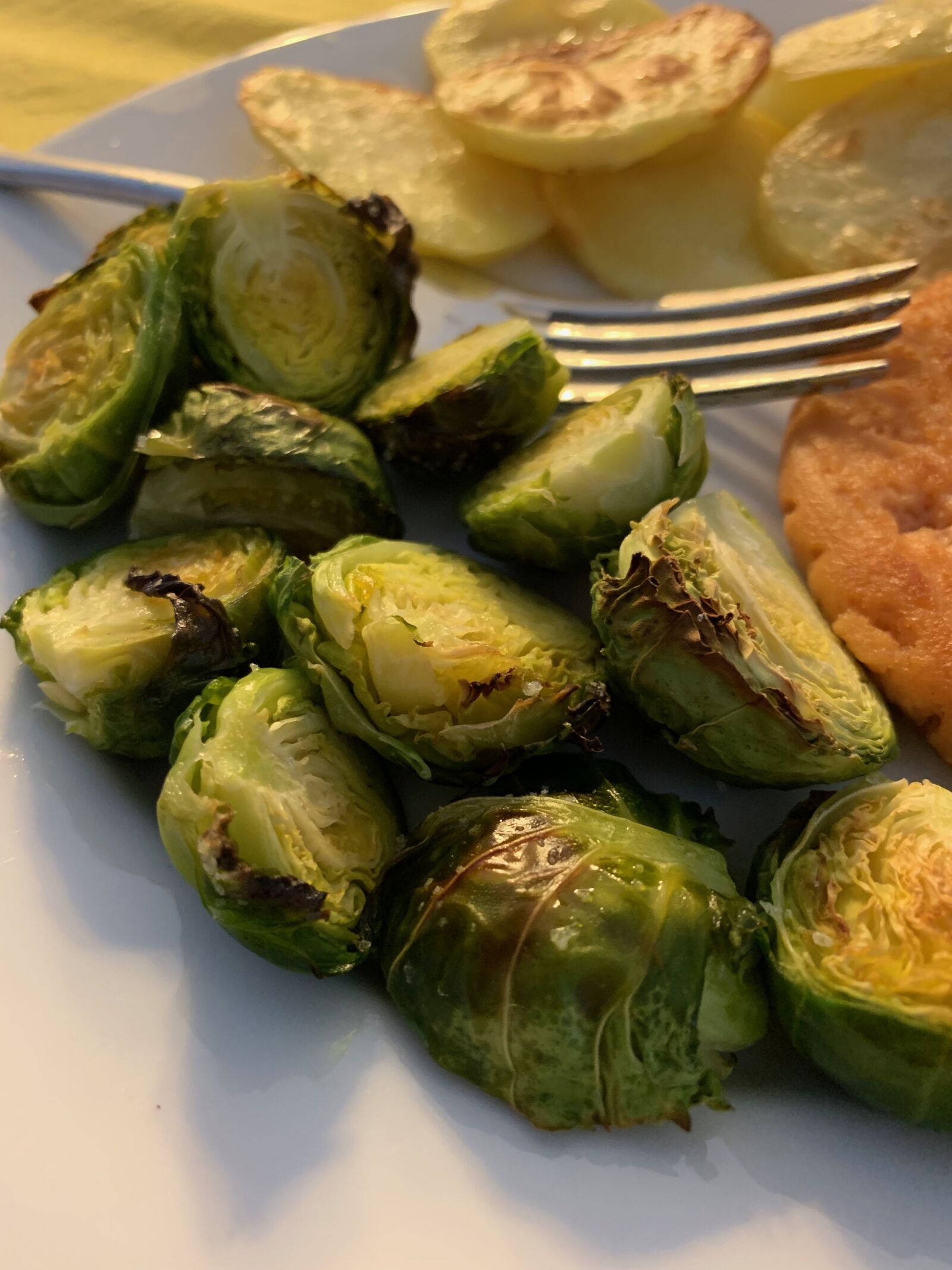 iPhone XS back dual camera 4.25mm f/1.8 sample photo. Cabbages, brussels sprouts, eat photography