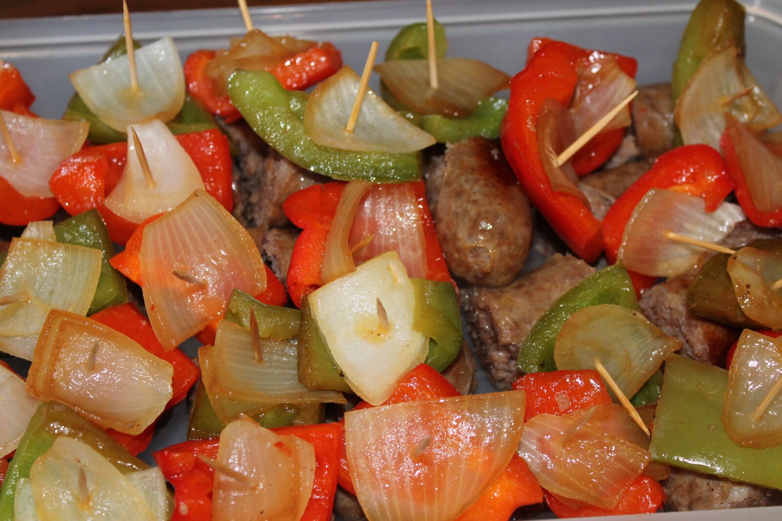 Canon EOS 1100D (EOS Rebel T3 / EOS Kiss X50) sample photo. Sausage, cooking, grill photography