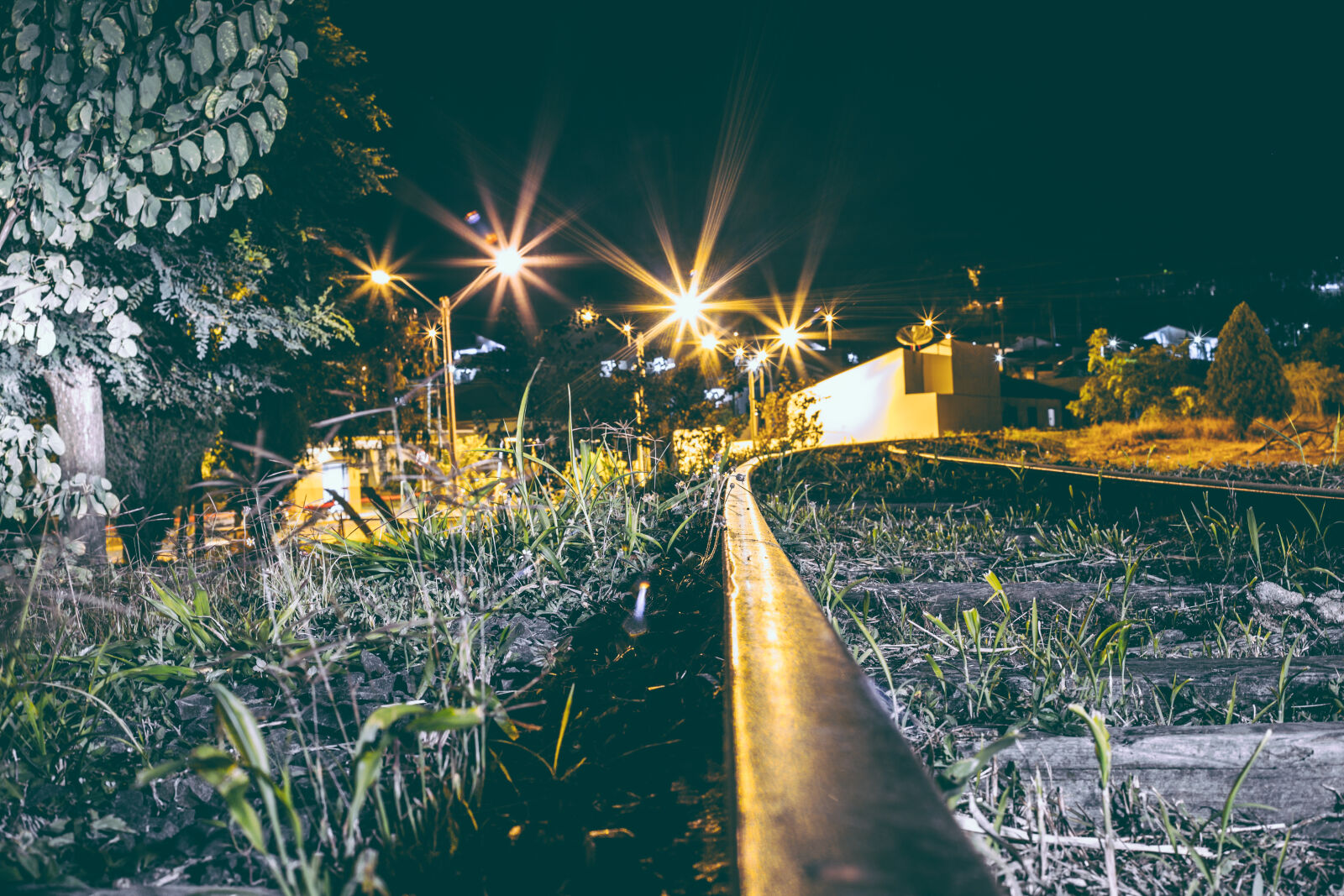 Canon EOS 6D + Canon EF 50mm F1.8 II sample photo. City, grass, infrastructure, light photography