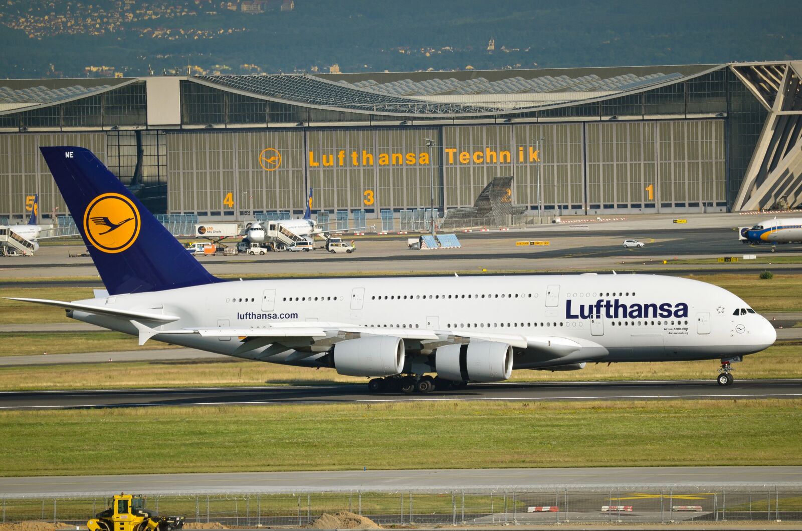 Nikon D7000 sample photo. Airport, frankfurt, a380 photography