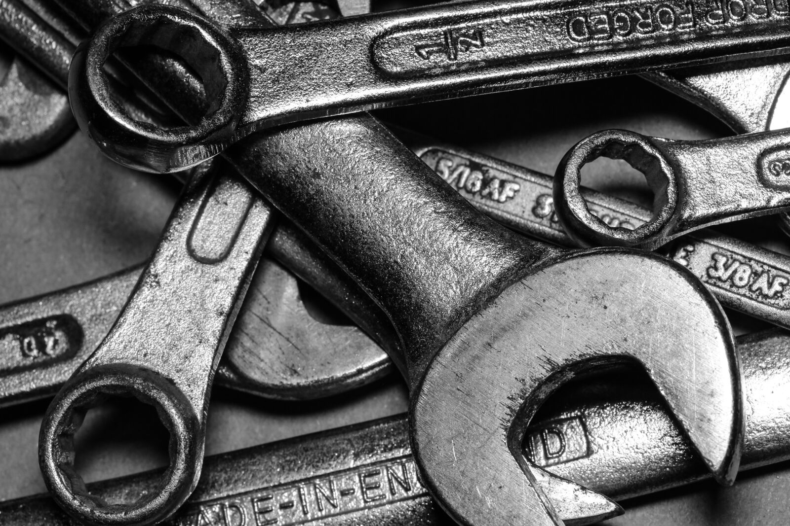 Canon EF 100mm F2.8 Macro USM sample photo. Spanner, tool, wrench photography