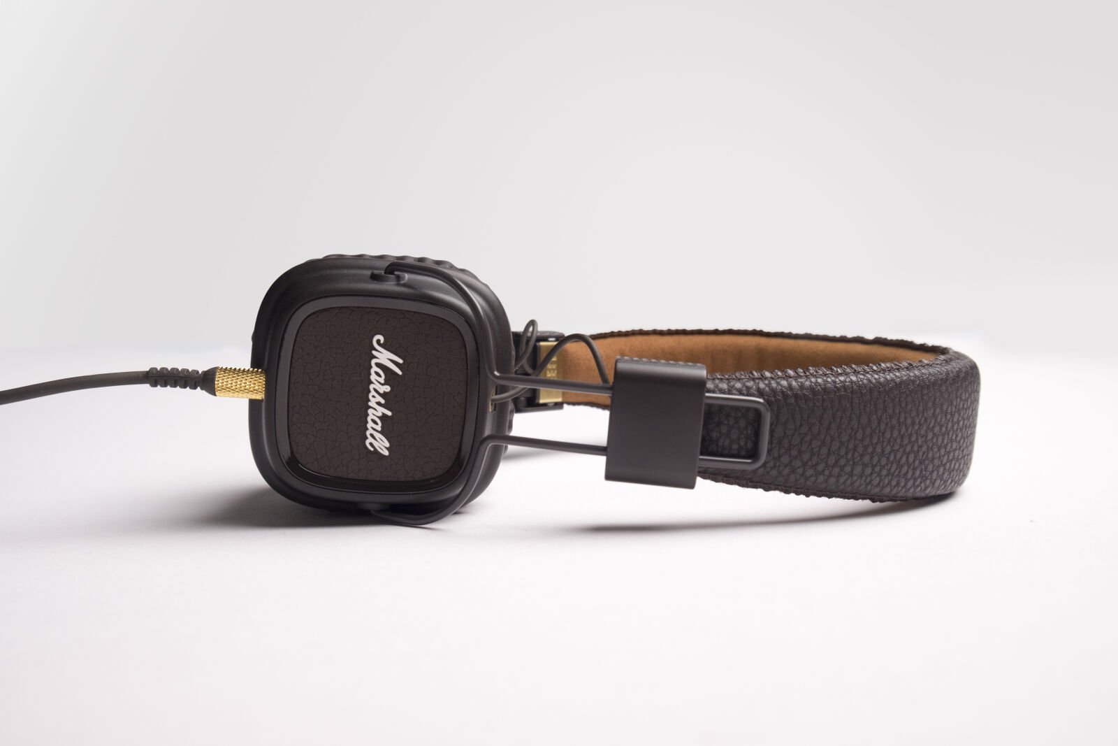Fujifilm X-T10 sample photo. Headphone, headphones, music, music photography