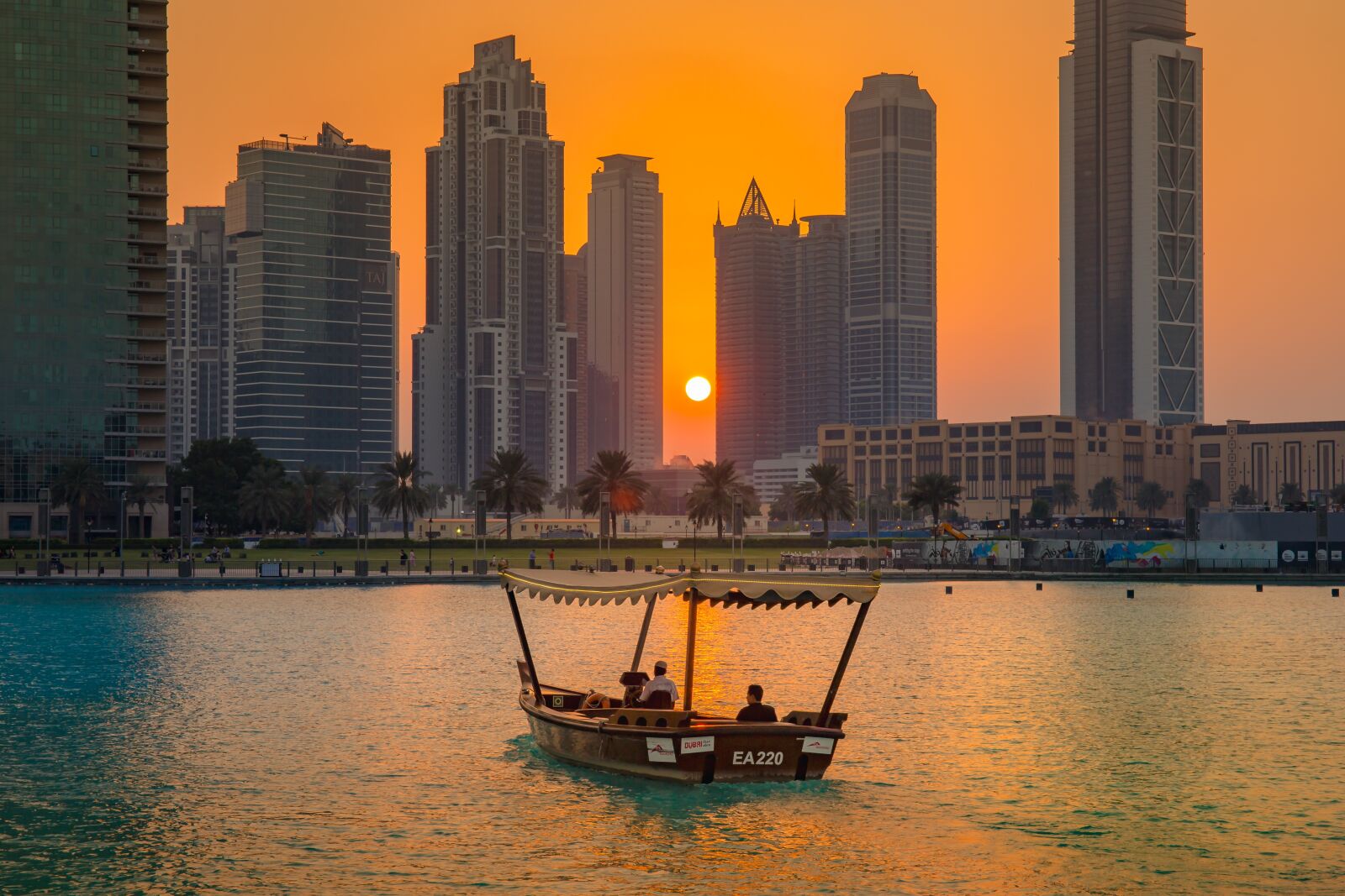 Canon EF 24-70mm F4L IS USM sample photo. Dubai, sonenuntergang, romance of photography