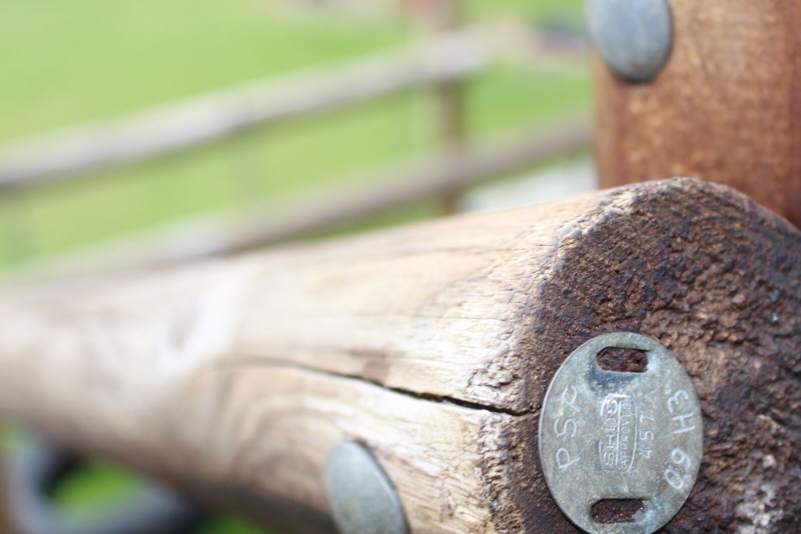 Canon EOS 650D (EOS Rebel T4i / EOS Kiss X6i) sample photo. Park, wooden, jungle gym photography