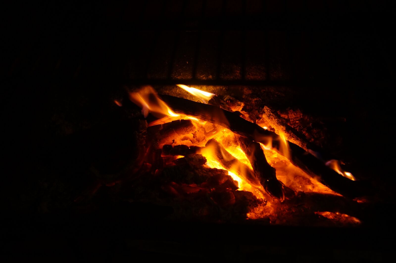 Sony SLT-A37 sample photo. Fire, fireplace, wa photography