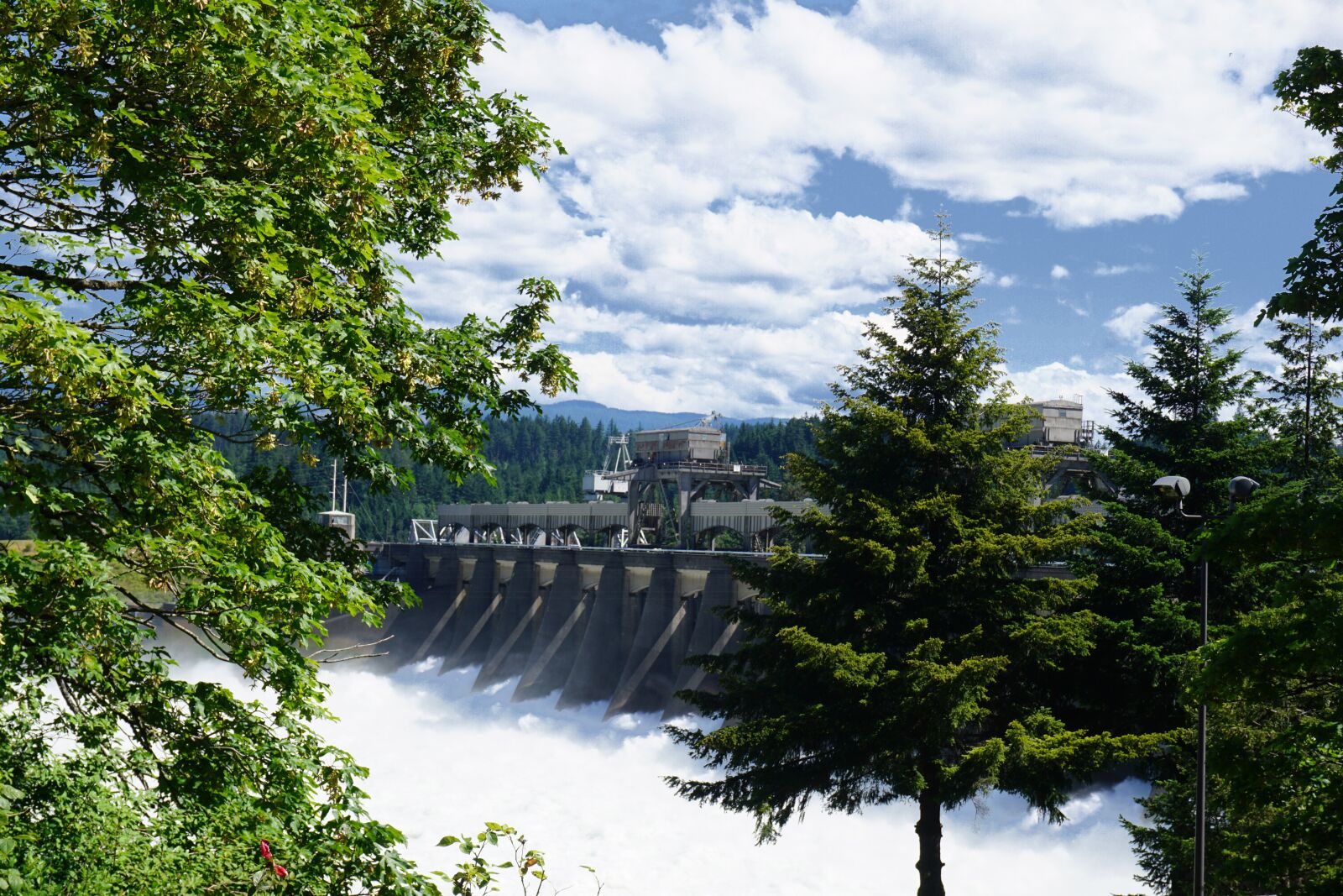 Sony E 16-50mm F3.5-5.6 PZ OSS sample photo. Dam, falls, columbia photography