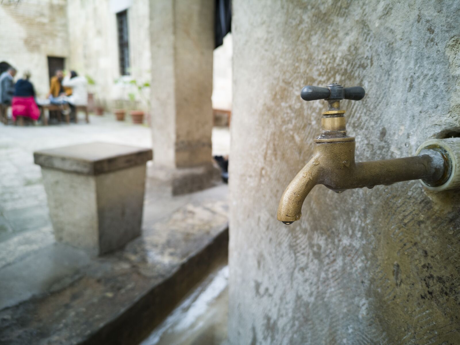 HUAWEI CLT-L09 sample photo. Fountain, tap, old photography