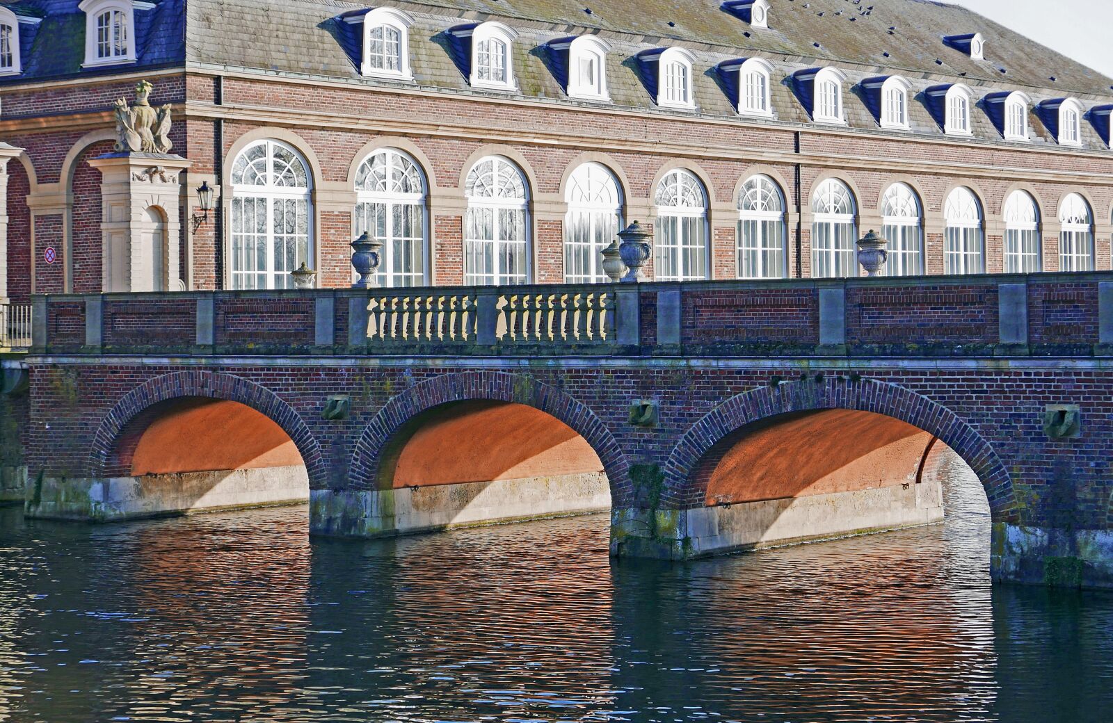 Panasonic Lumix DMC-LX100 sample photo. Castle moat, stone bridge photography