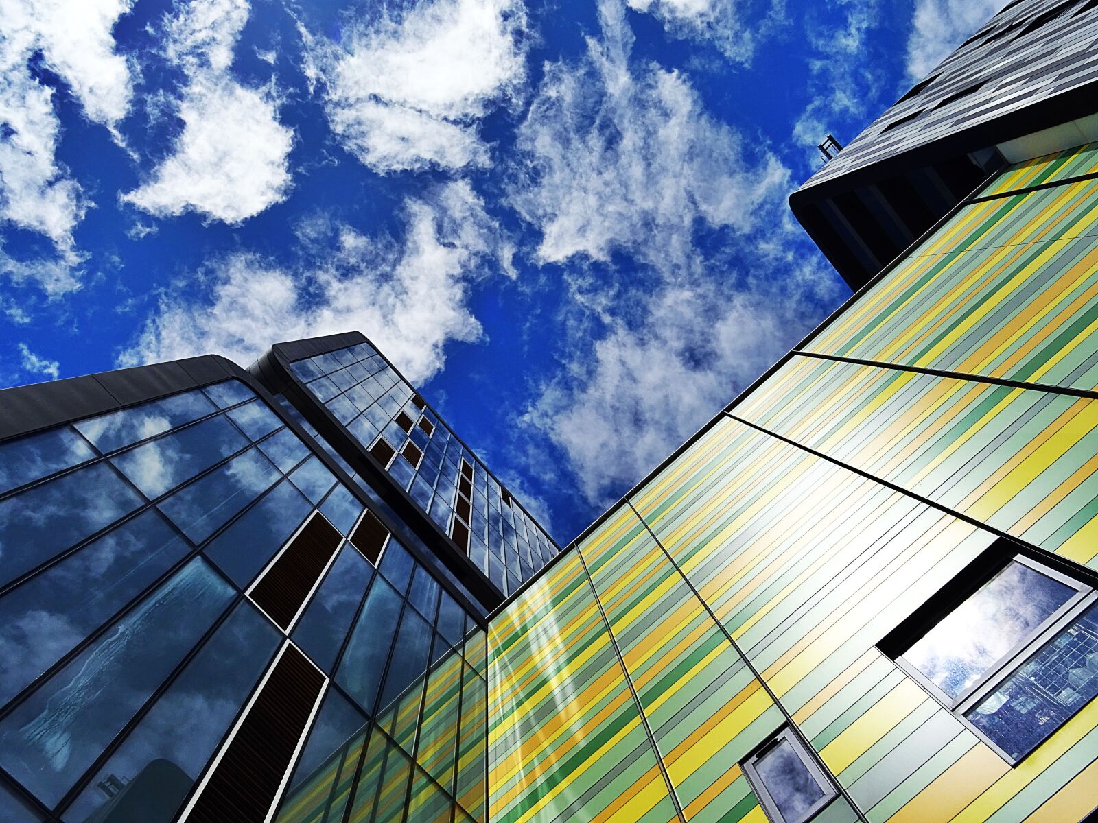 Sony DSC-HX60 sample photo. Architecture, building, facade, glass photography