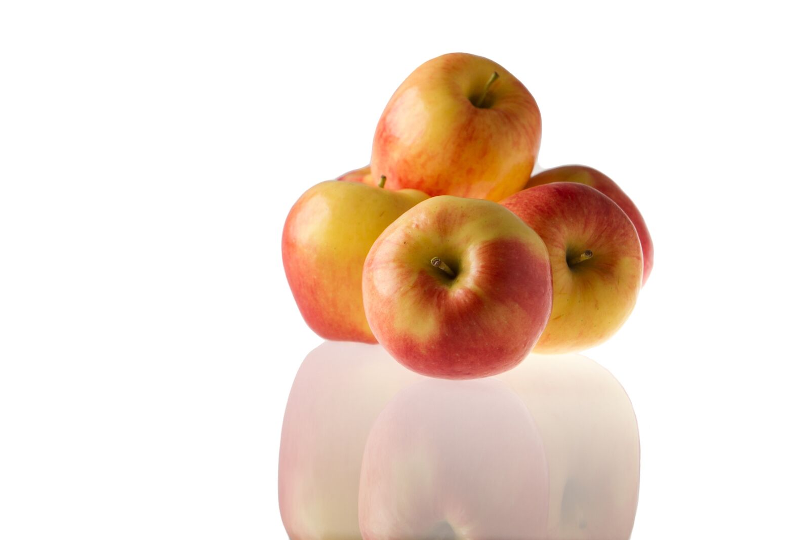 Canon EOS 7D + Canon EF 24-70mm F2.8L USM sample photo. Apple, fruits, fresh photography