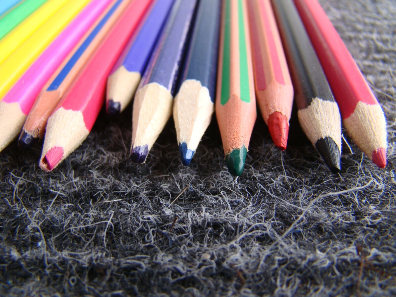 Sony Cyber-shot DSC-H50 sample photo. Pencils, coulored, blue photography
