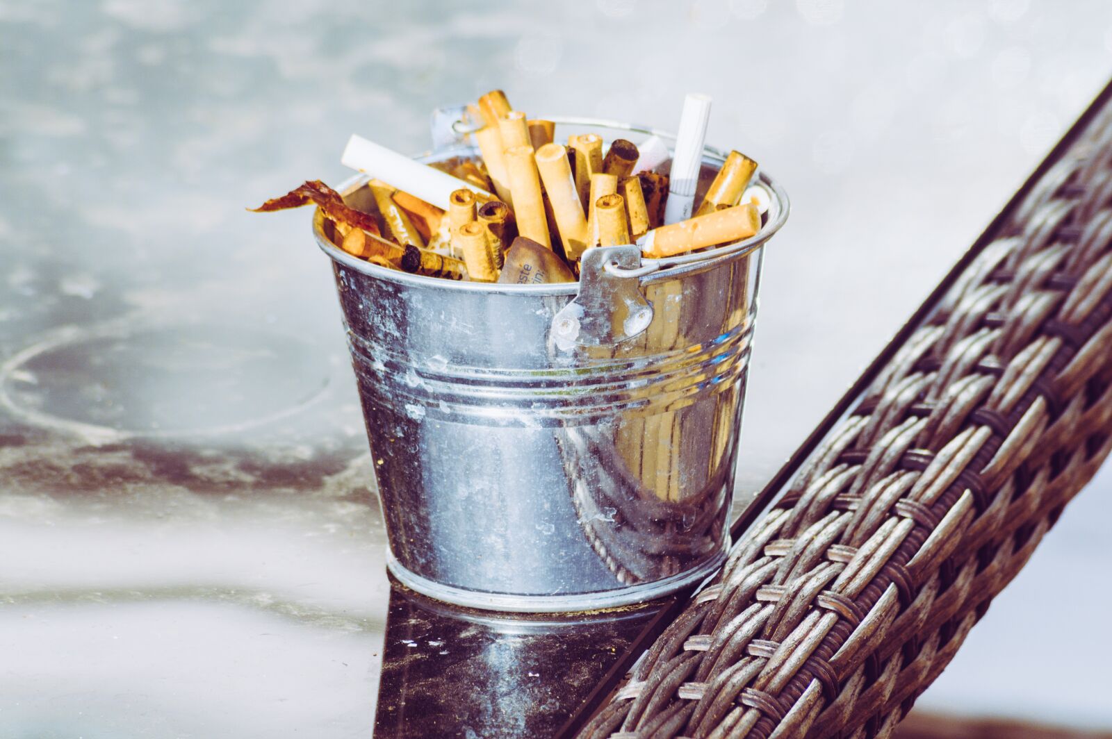 Nikon D3200 sample photo. Ashtray, cigarette, fags photography