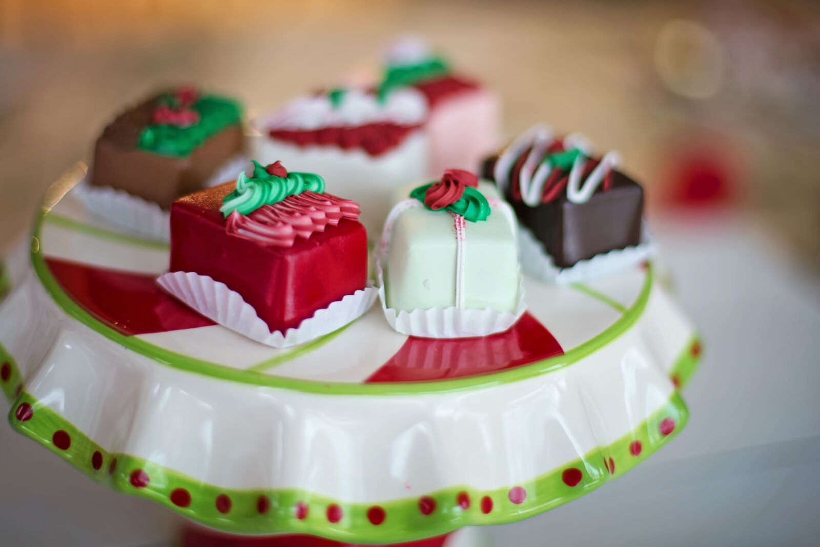 Canon EF 50mm F1.4 USM sample photo. Christmas, petit fours, candy photography