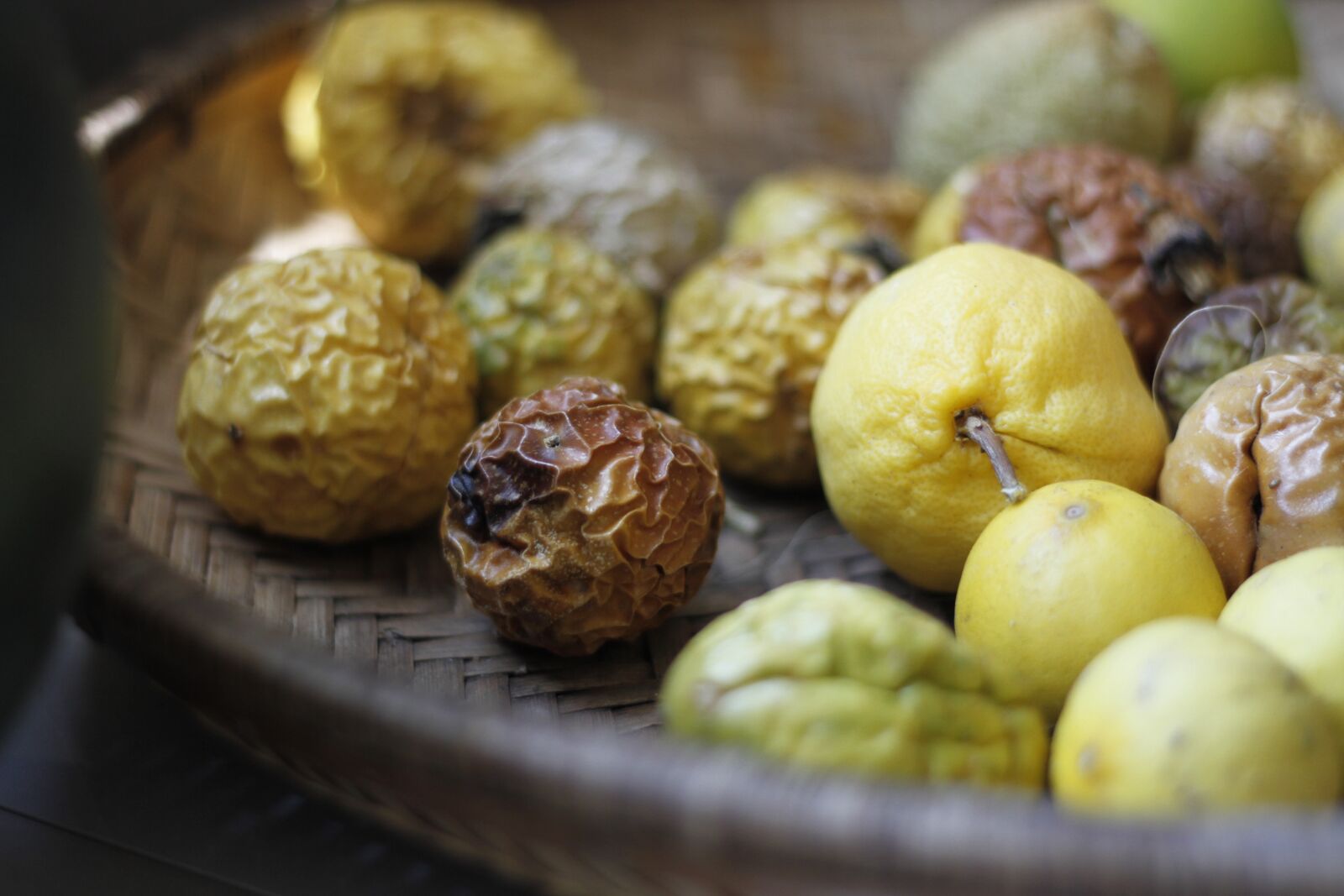 Canon EOS 7D + Canon EF 50mm F1.8 STM sample photo. Food, fruit, basket, lemmons photography