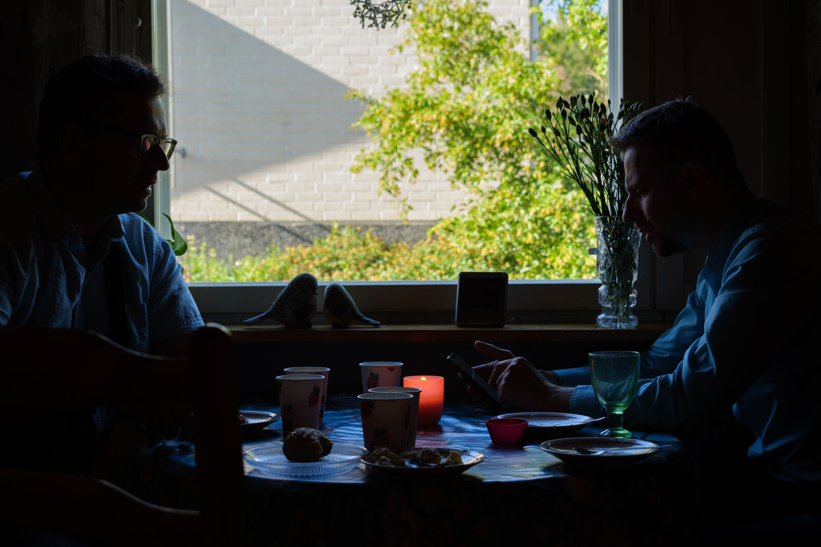 Panasonic Lumix DC-G9 II sample photo. Dark conversation photography