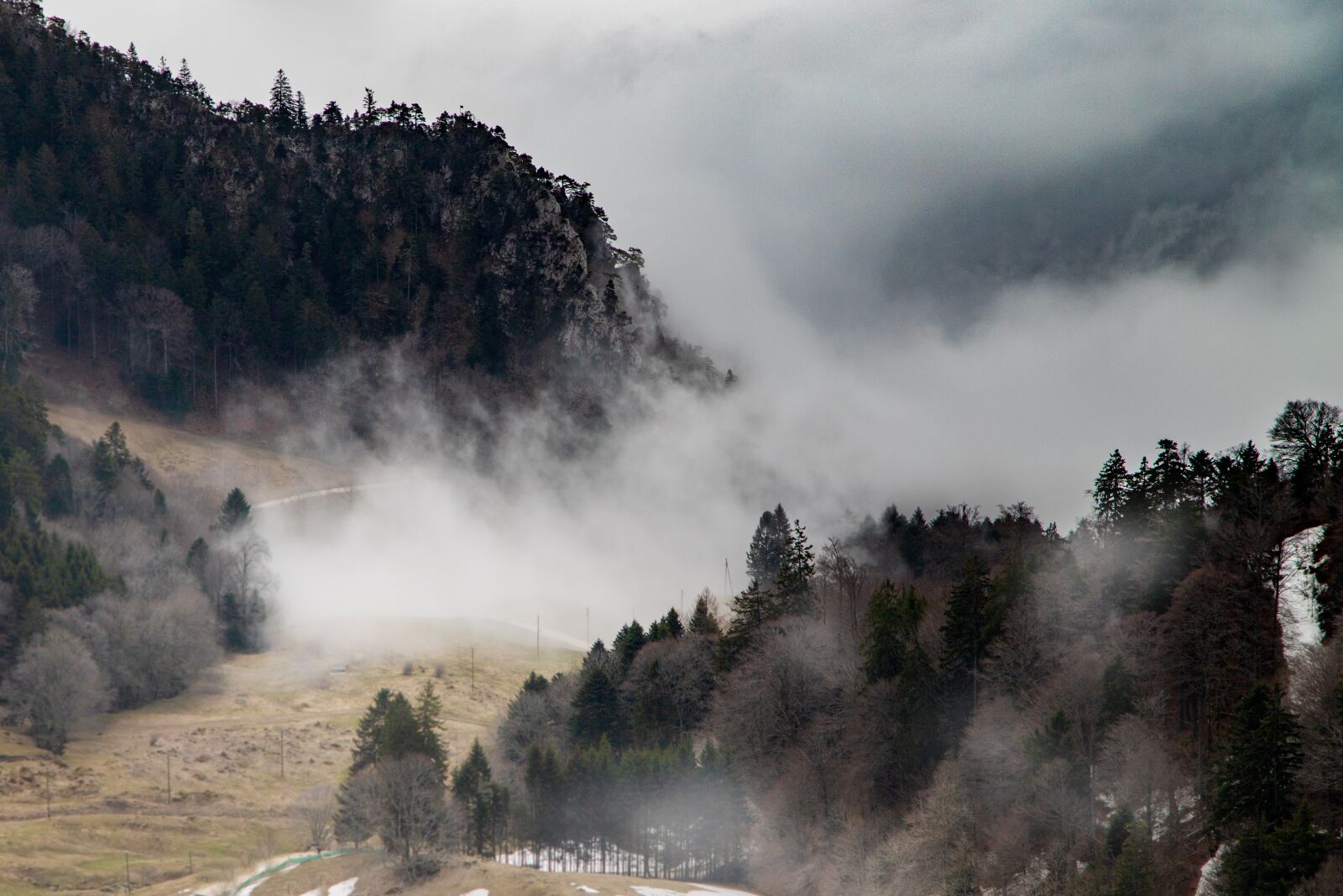 Canon EOS 6D Mark II sample photo. Fog, mountains, mood photography