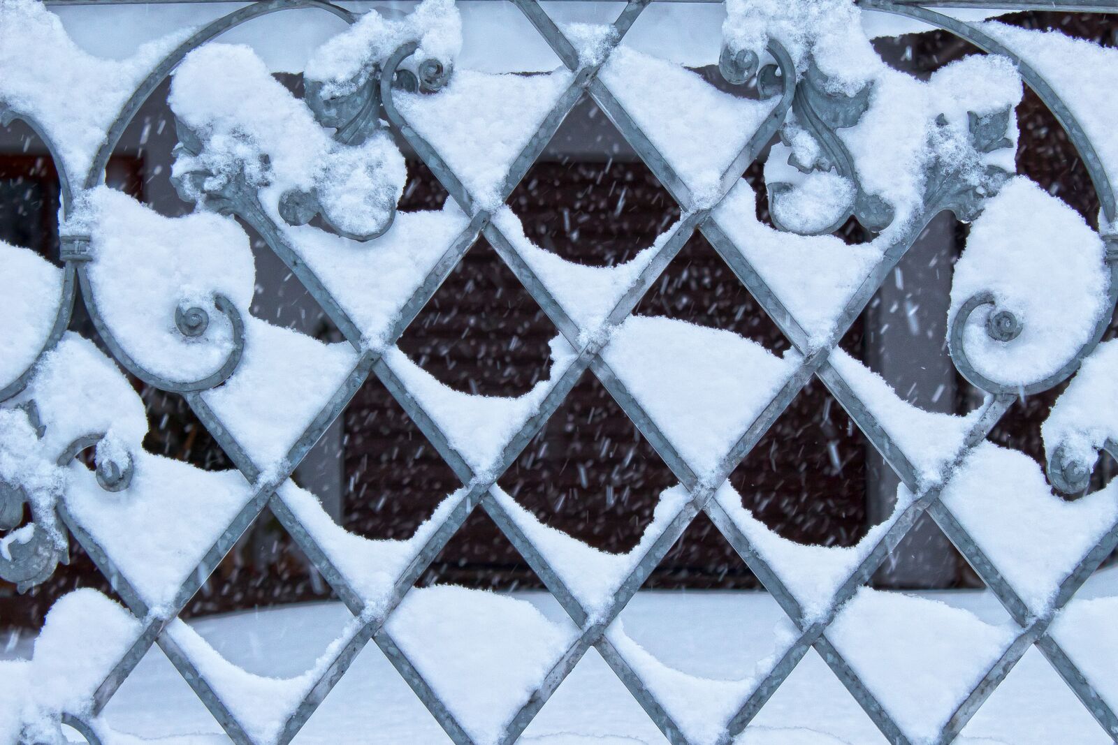 Canon EOS 1300D (EOS Rebel T6 / EOS Kiss X80) sample photo. Winter, goal, snow photography